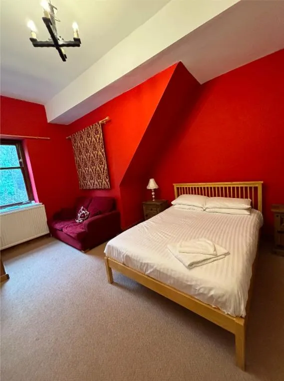 Photo of the whole room, Bed in Broomhall Castle Hotel