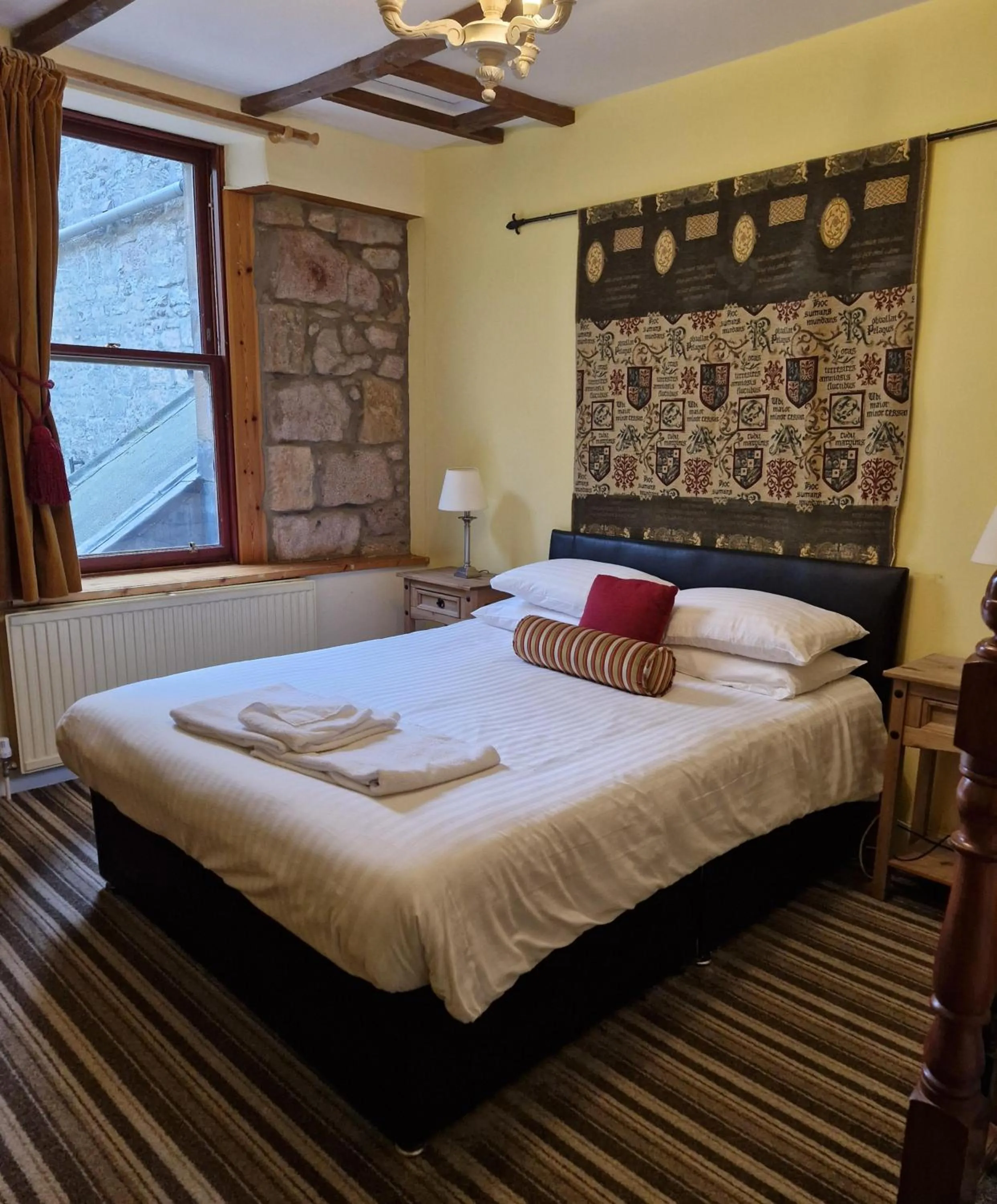 Bedroom, Bed in Broomhall Castle Hotel