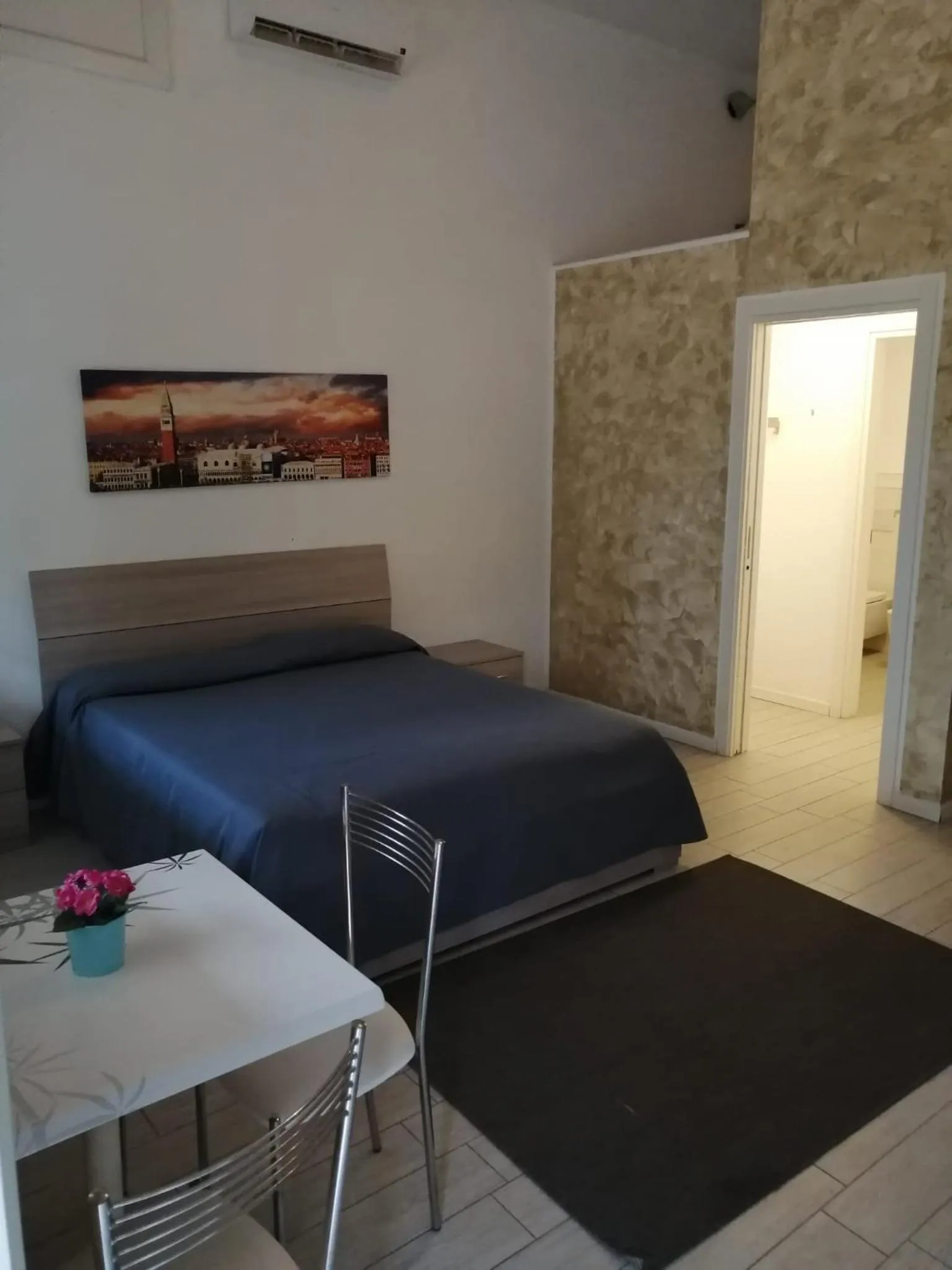 Bedroom, Bed in Ute Hotel