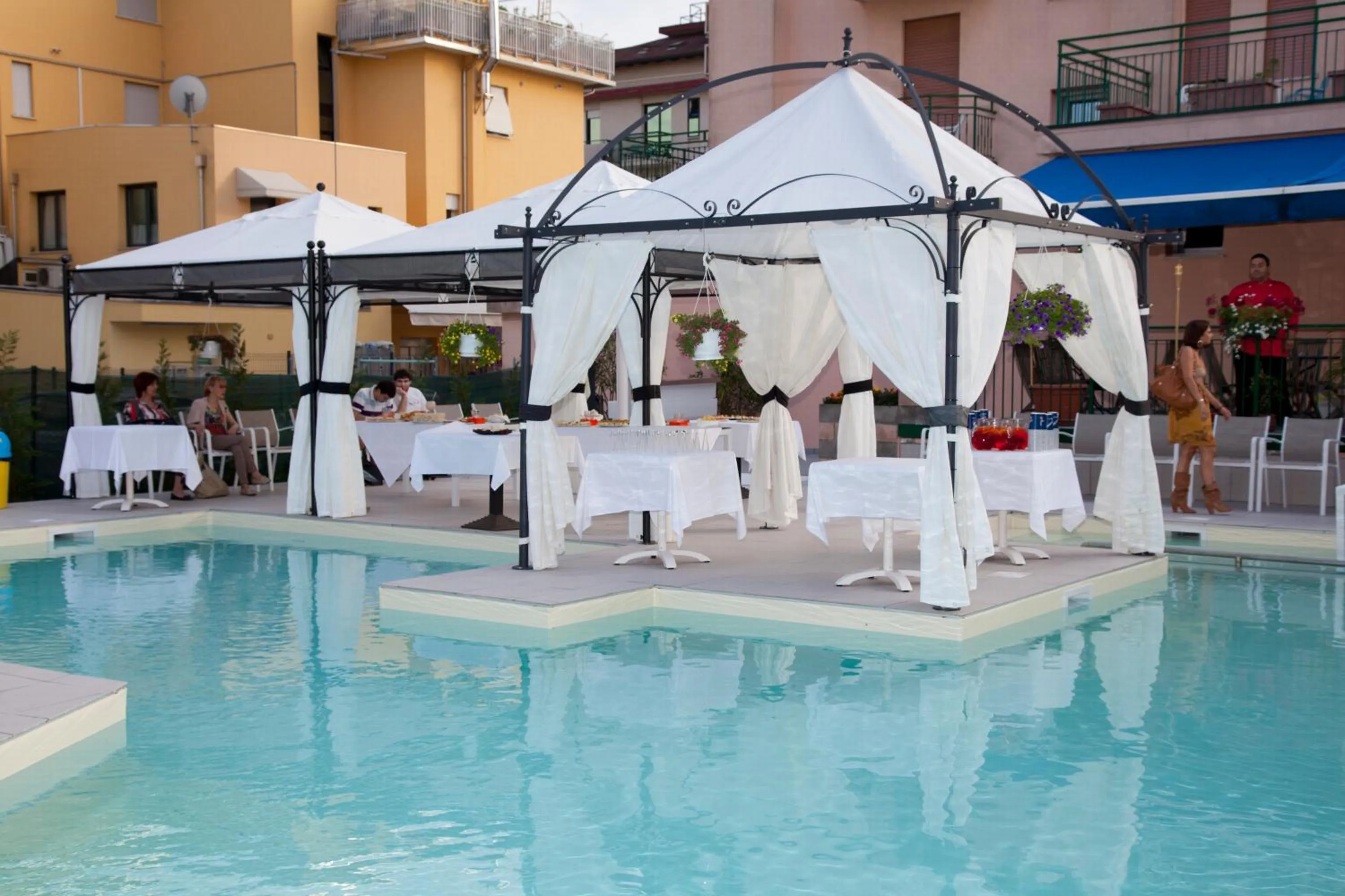 Swimming pool in Ute Hotel