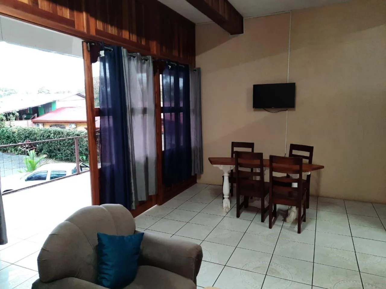 Communal lounge/ TV room in Arenal Xilopalo