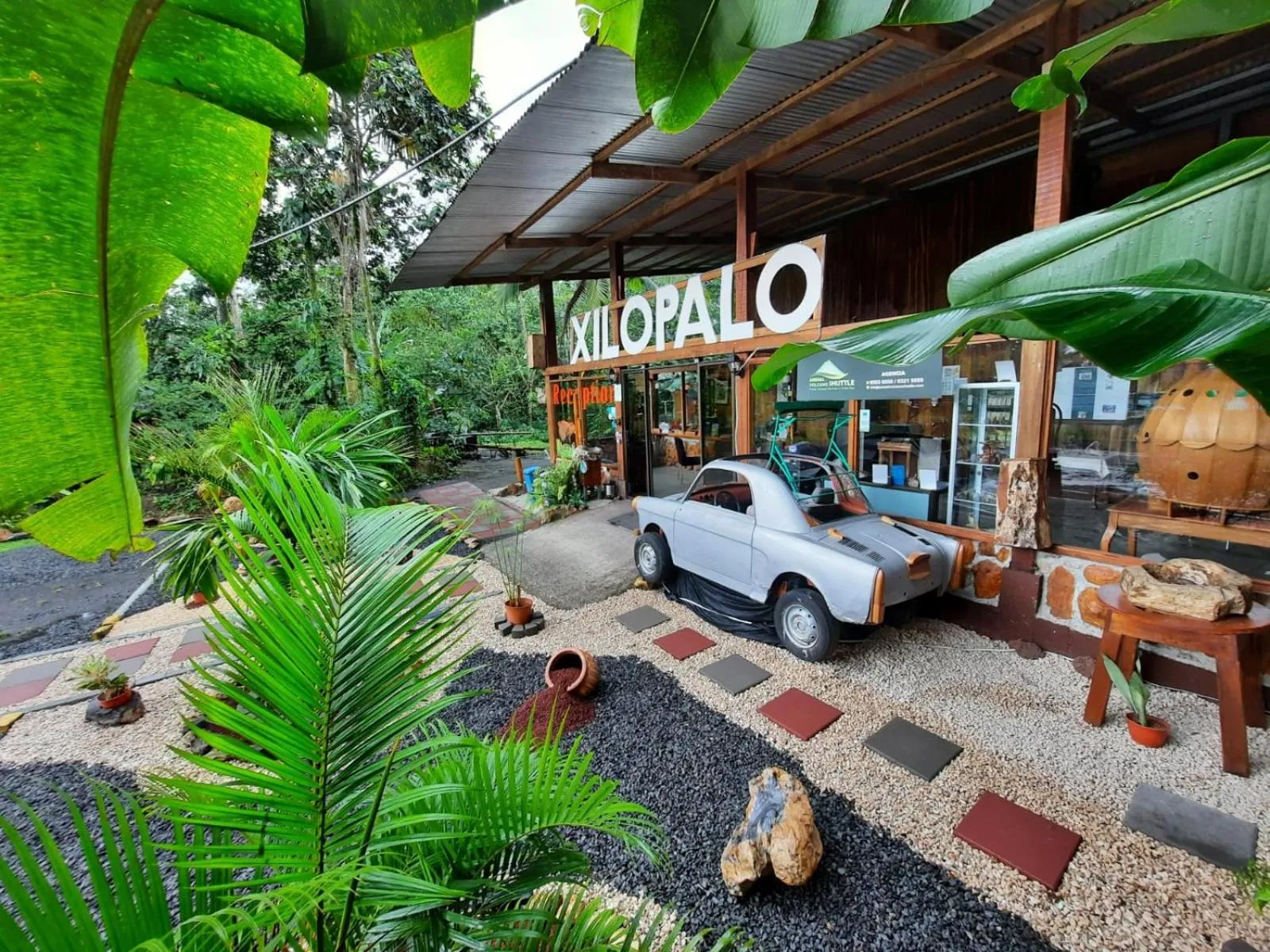 Garden view in Arenal Xilopalo