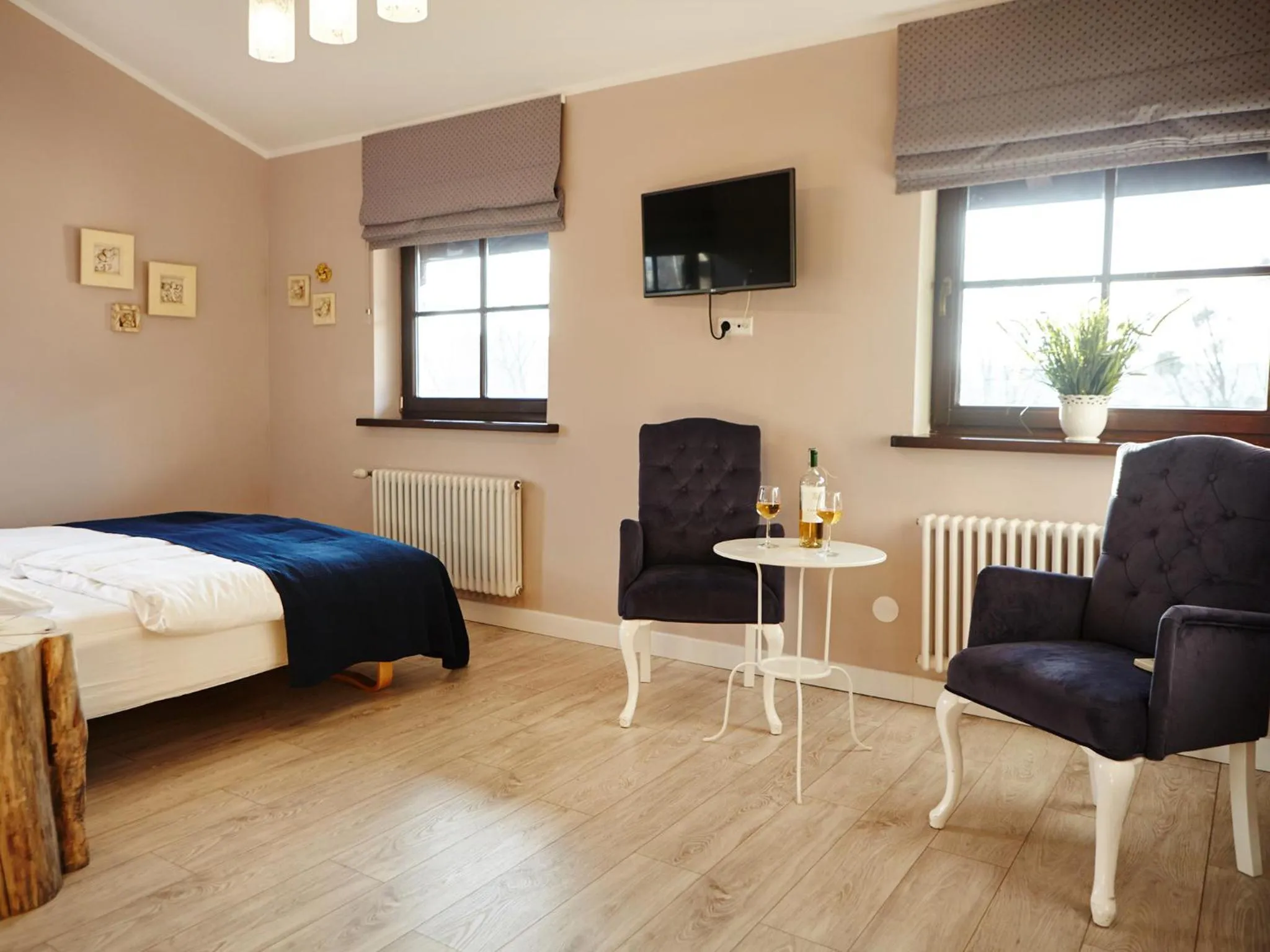 Photo of the whole room, Bed in Pensjonat Pod Jemiołą