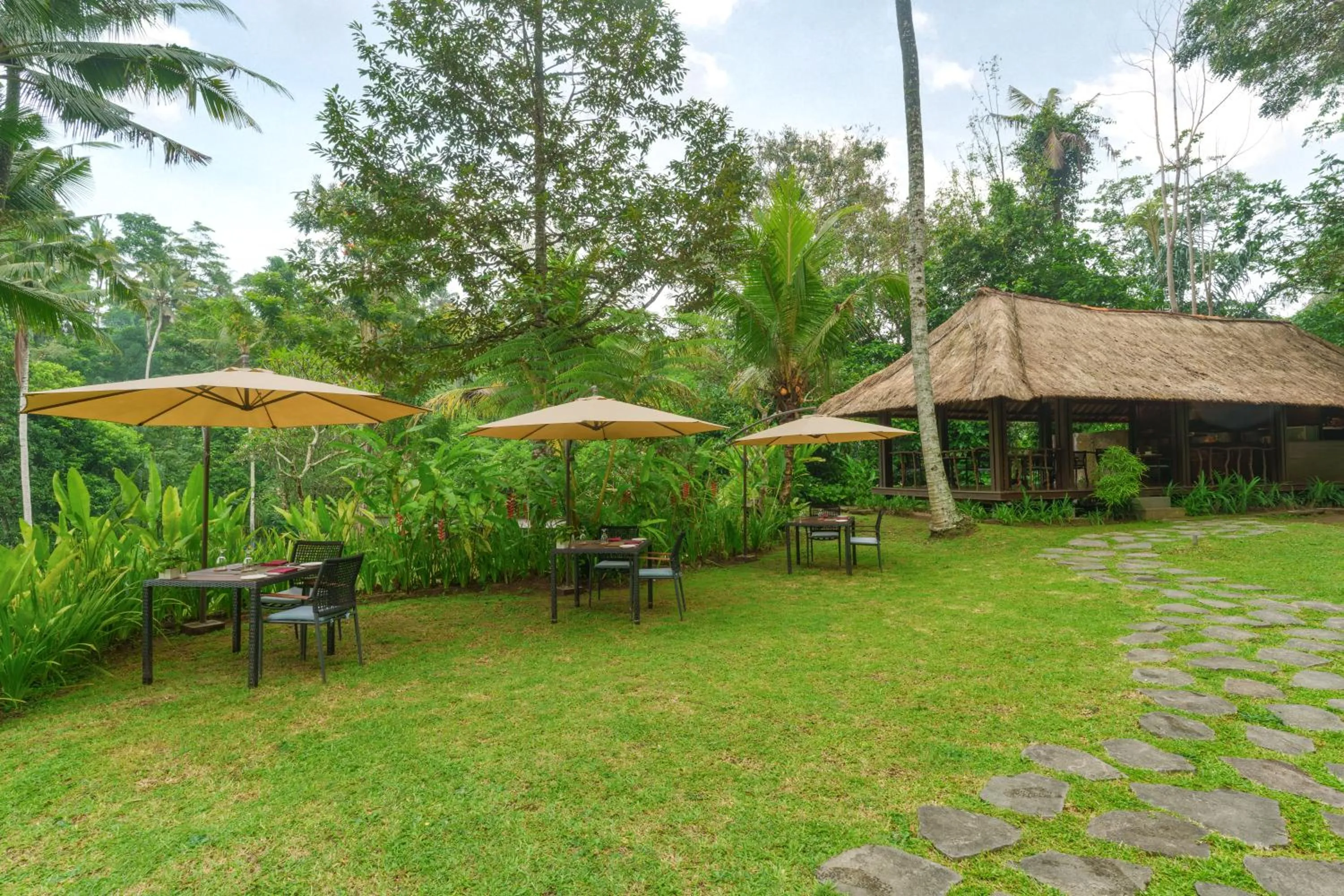 Restaurant/places to eat in Kayumanis Ubud Private Villas & Spa