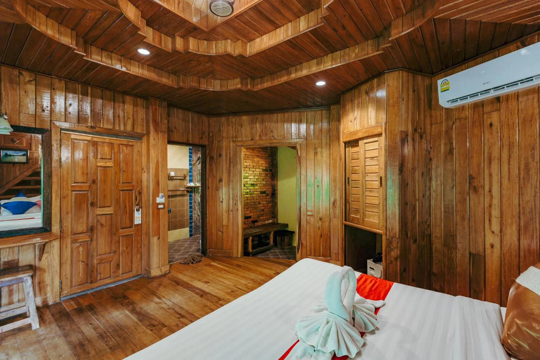 Bed in Phu Pha Aonang Resort & Spa