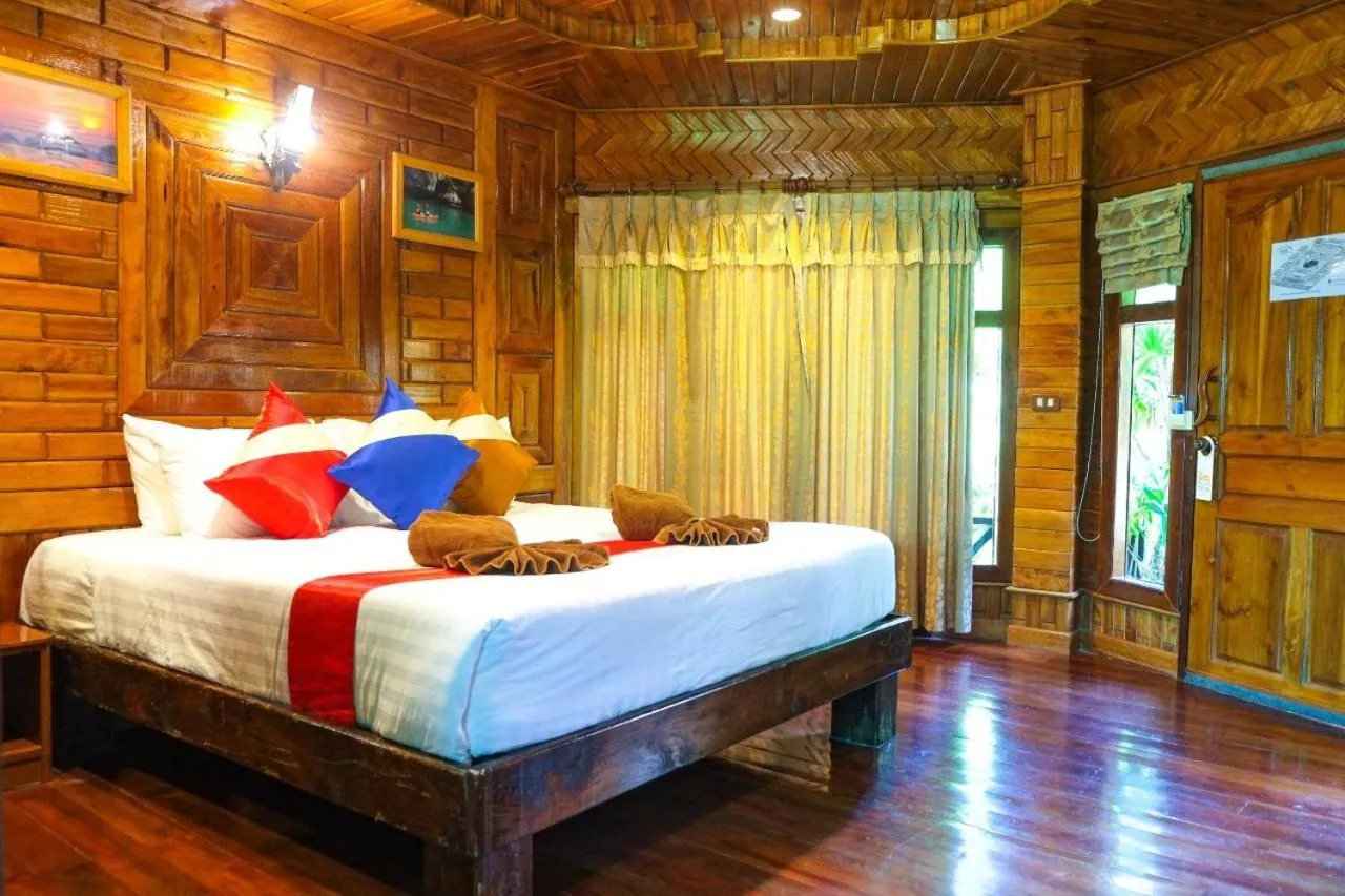 Bed in Phu Pha Aonang Resort & Spa