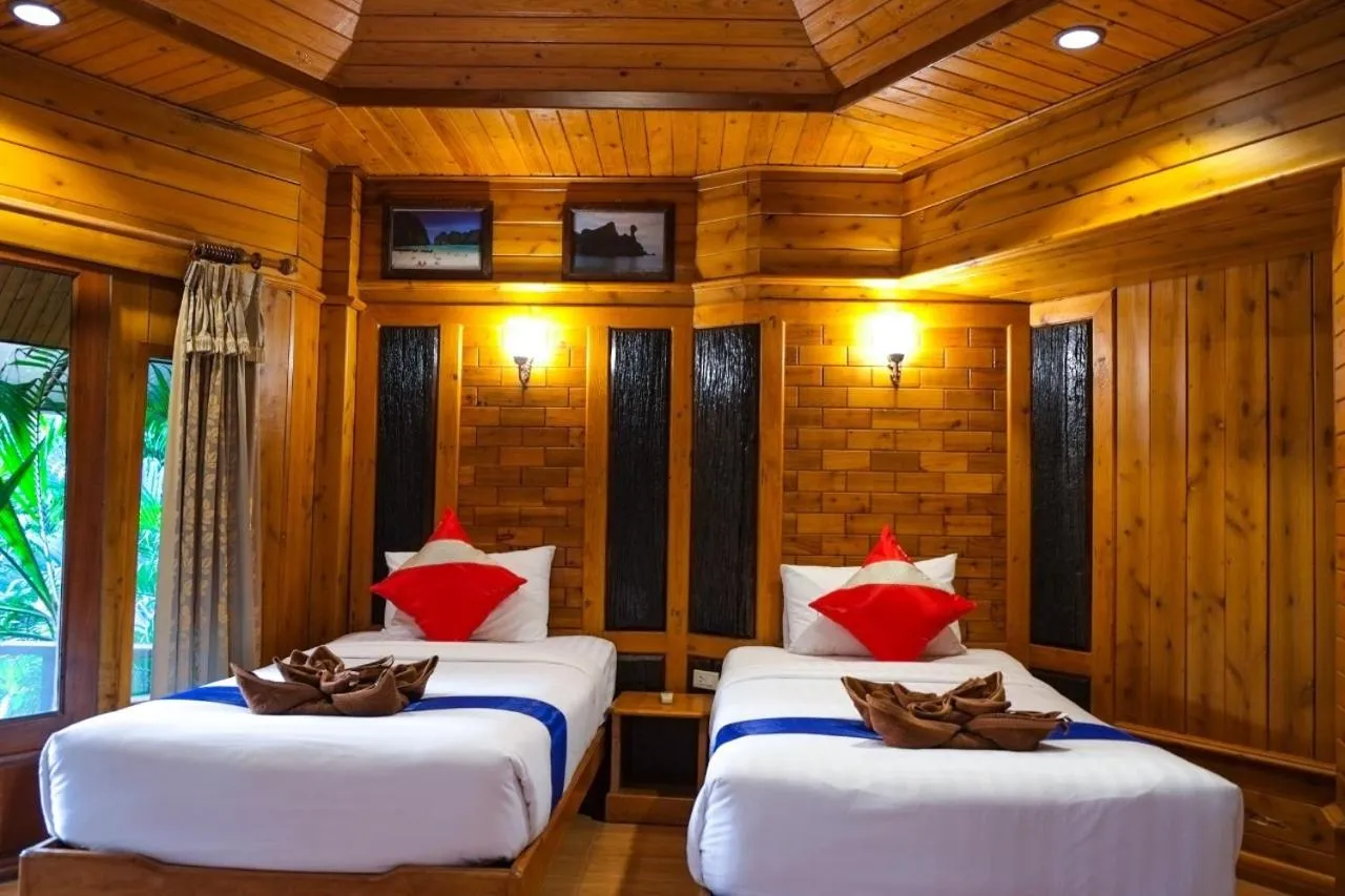Bed in Phu Pha Aonang Resort & Spa