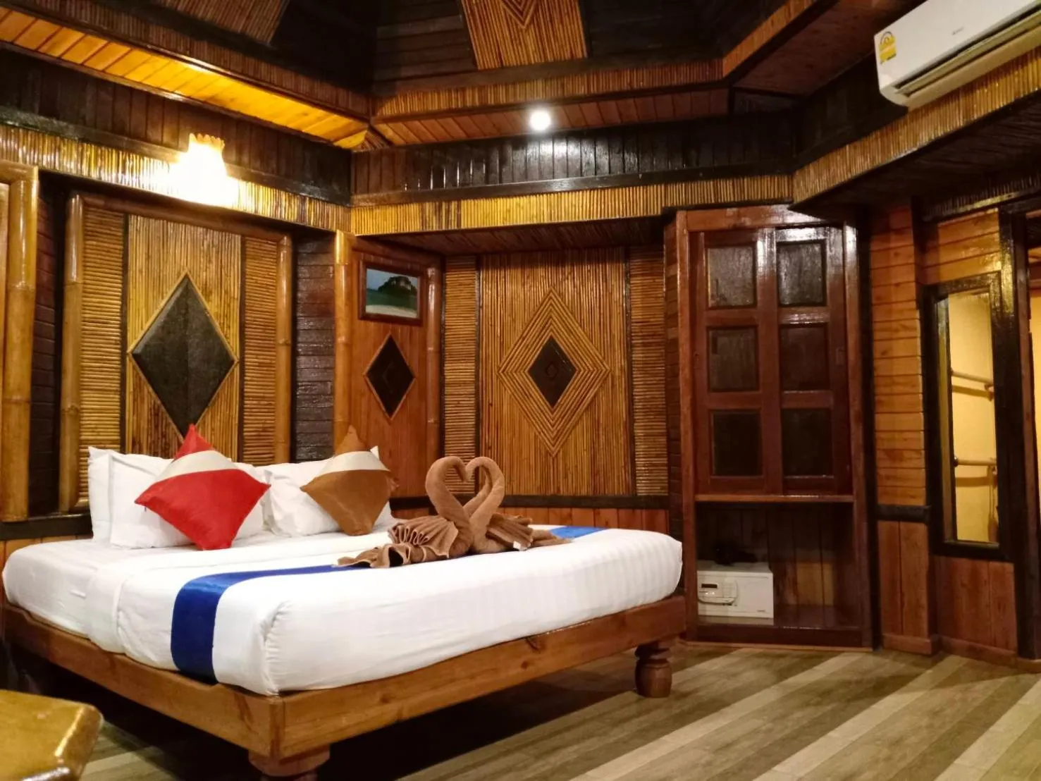 Bed in Phu Pha Aonang Resort & Spa
