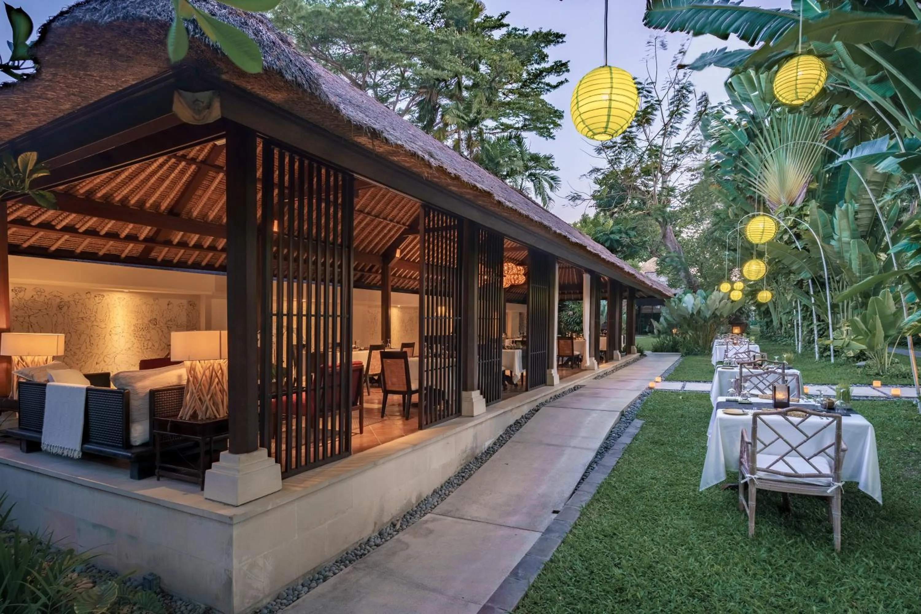 Restaurant/places to eat in Kayumanis Sanur Private Villa and Spa
