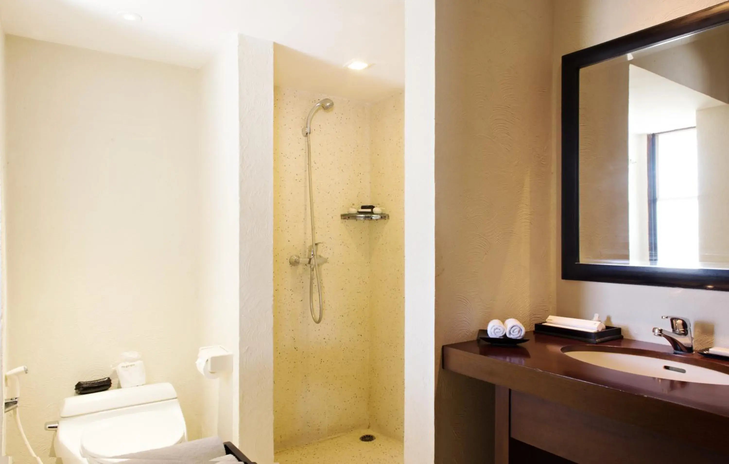 Three-Bedroom Villa with Private Pool in Kayumanis Sanur Private Villa and Spa Three-Bedroom Villa with Private Pool in Kayumanis Sanur Private Villa and Spa