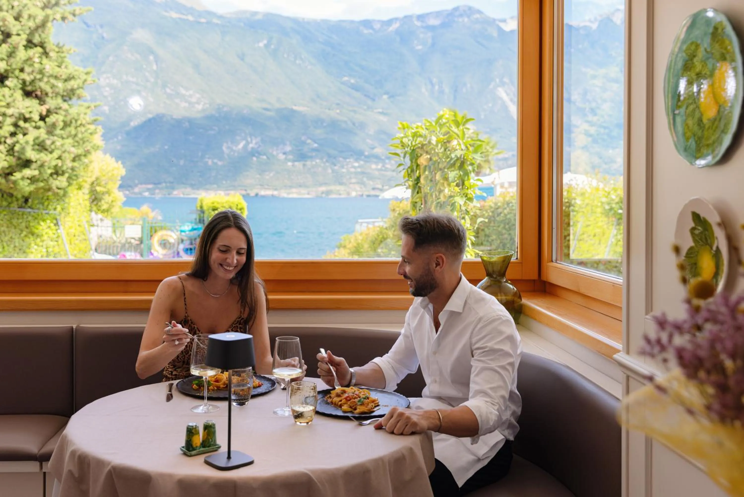 Restaurant/places to eat in Hotel Du Lac