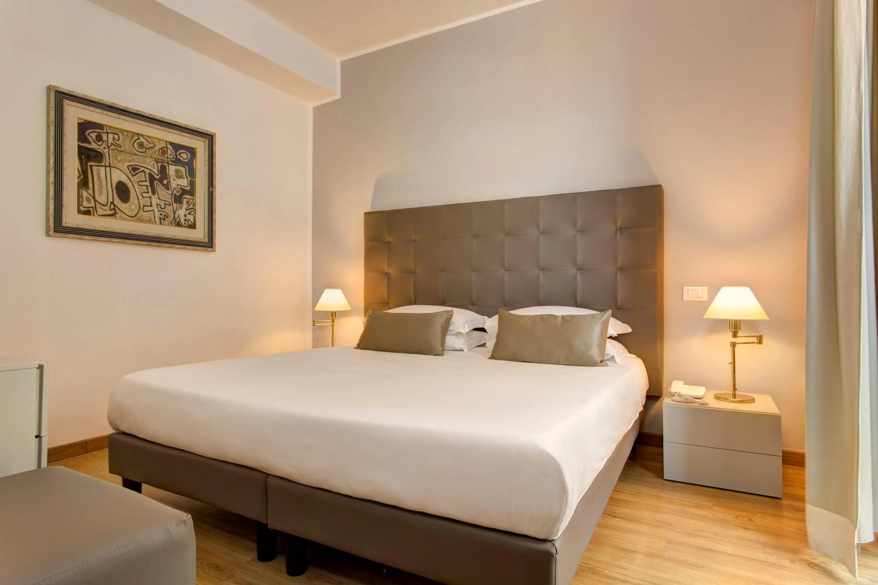 Bed in Hotel Byron Bellavista