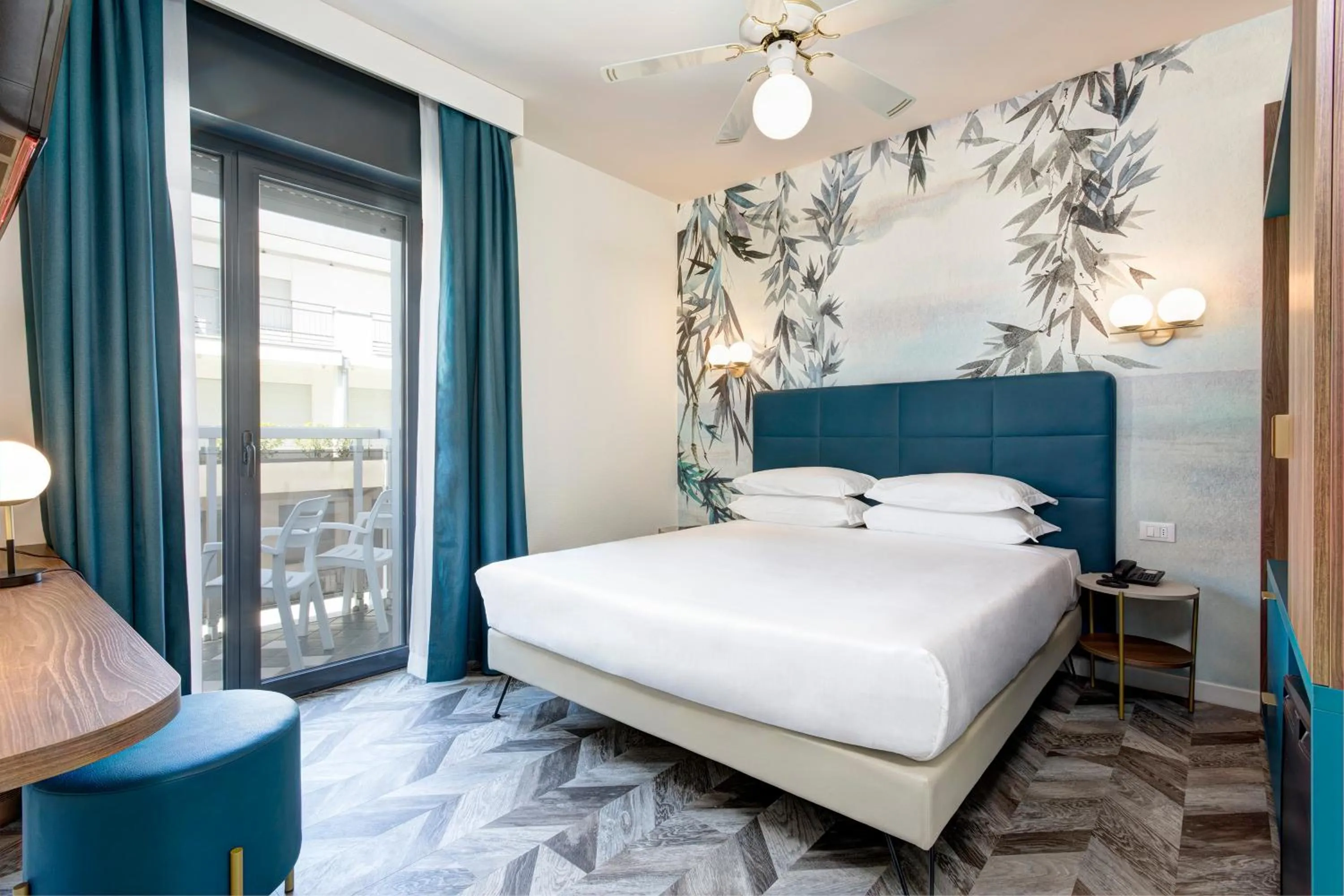 Bedroom, Bed in Hotel Byron Bellavista