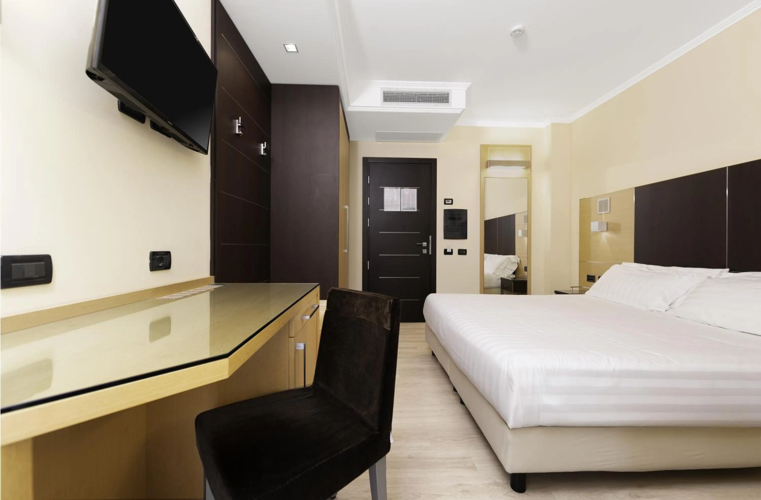 Bed in Hotel Imperial