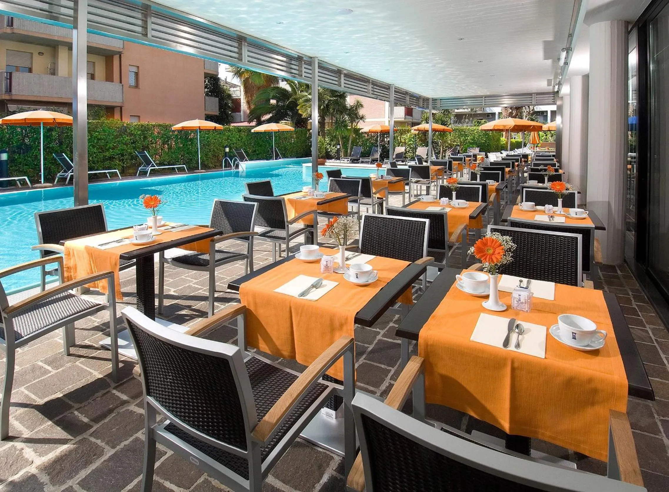 Restaurant/places to eat in Hotel Imperial