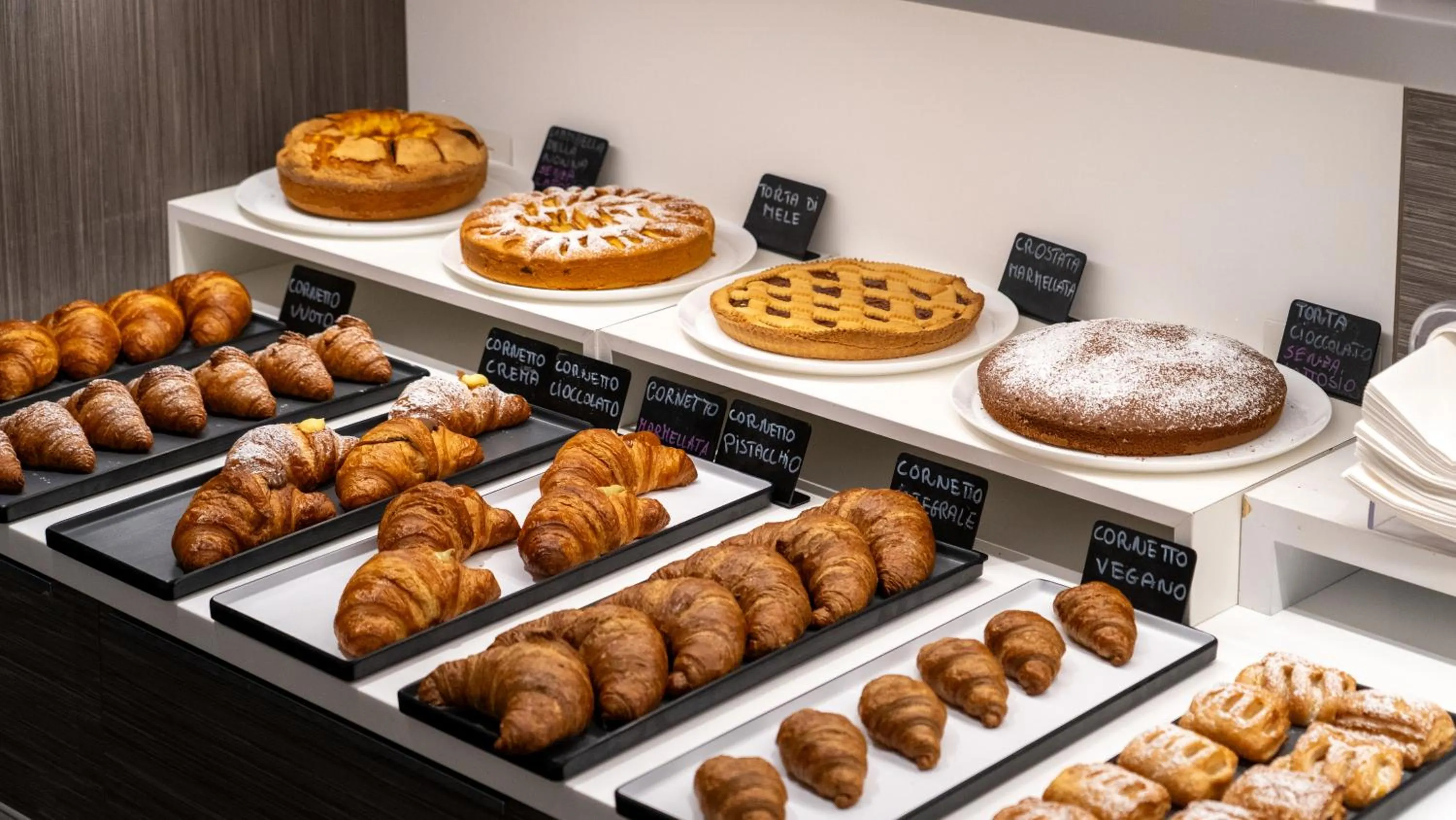 Breakfast in Hotel Imperial