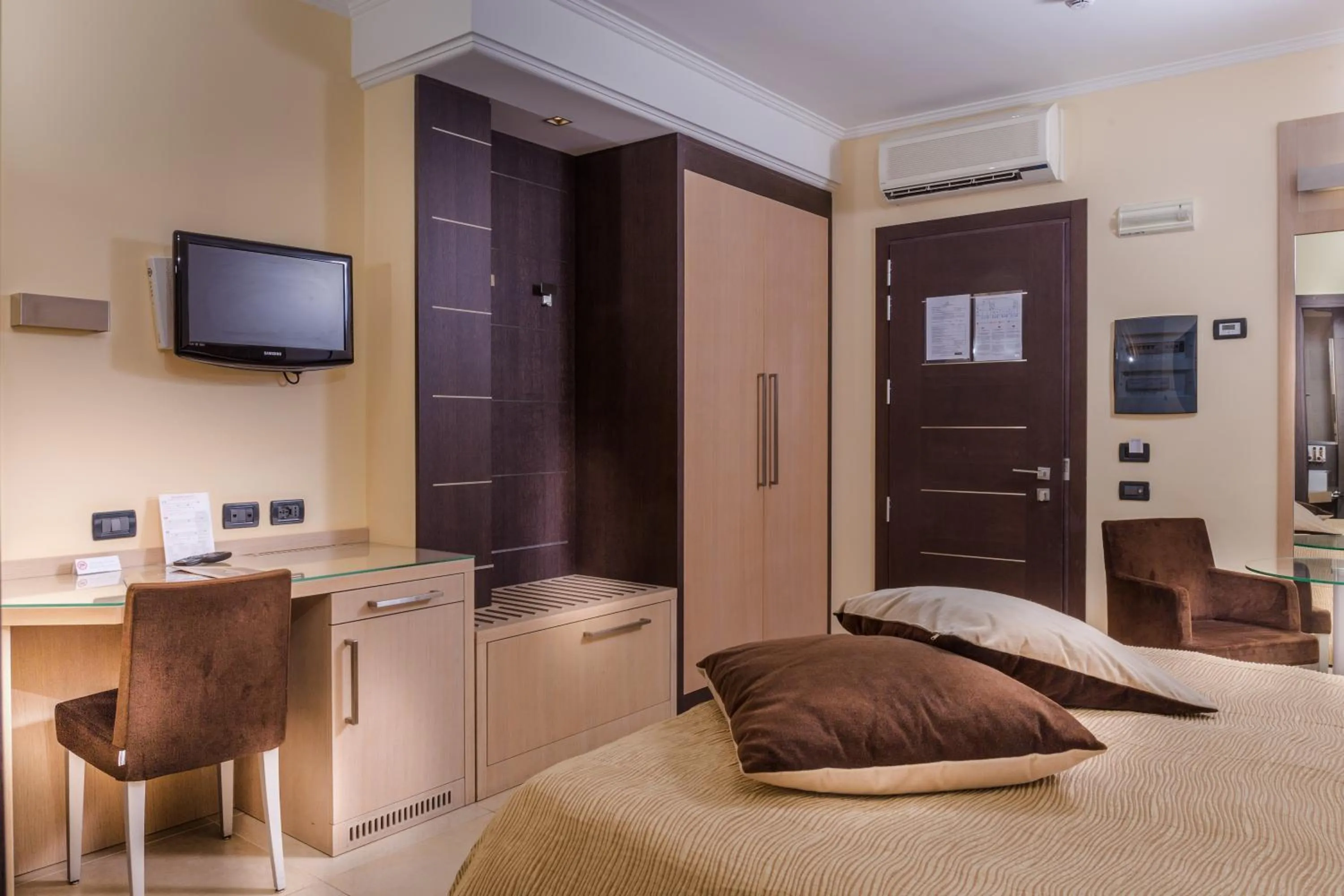 Bed in Hotel Imperial