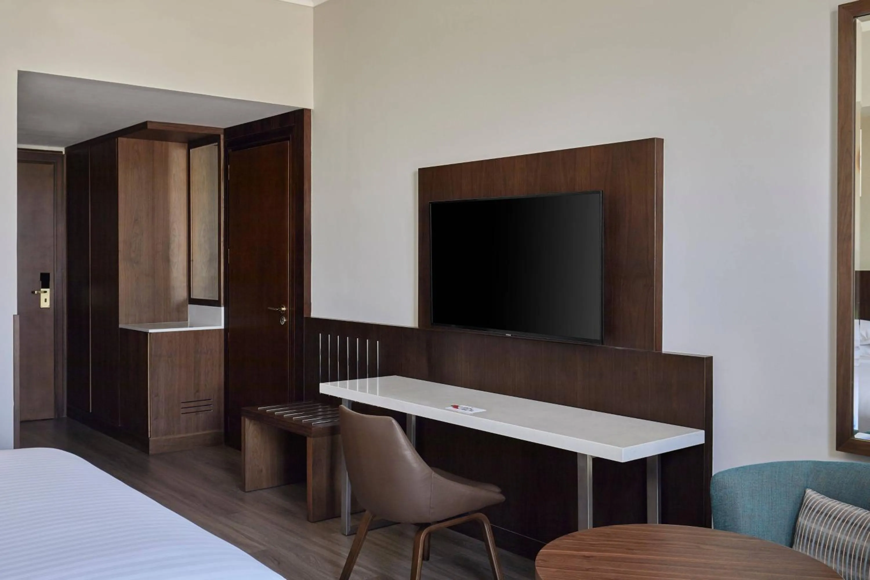 Photo of the whole room, Bed in Riyadh Airport Marriott Hotel