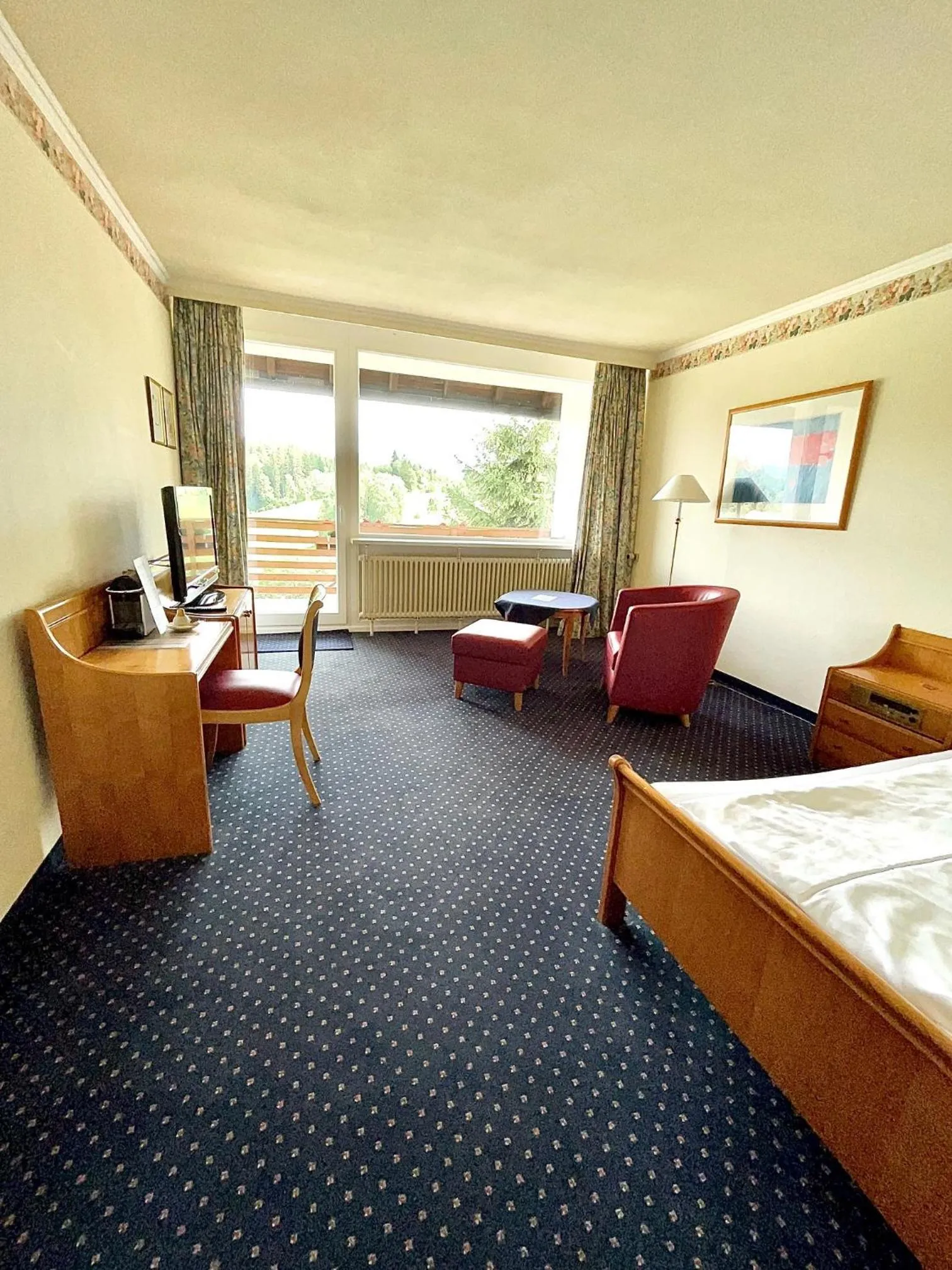 Photo of the whole room in Hotel Sonnenberg Garni