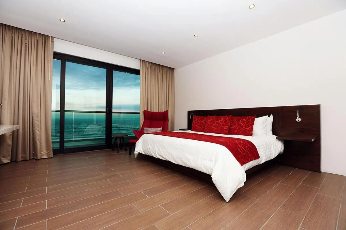 King Suite with Sea View in Hotel Marea Vista