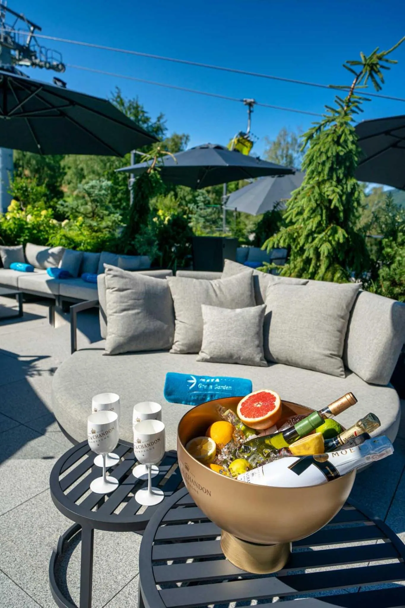 Swimming pool in Hotel META Resort & Vine SPA