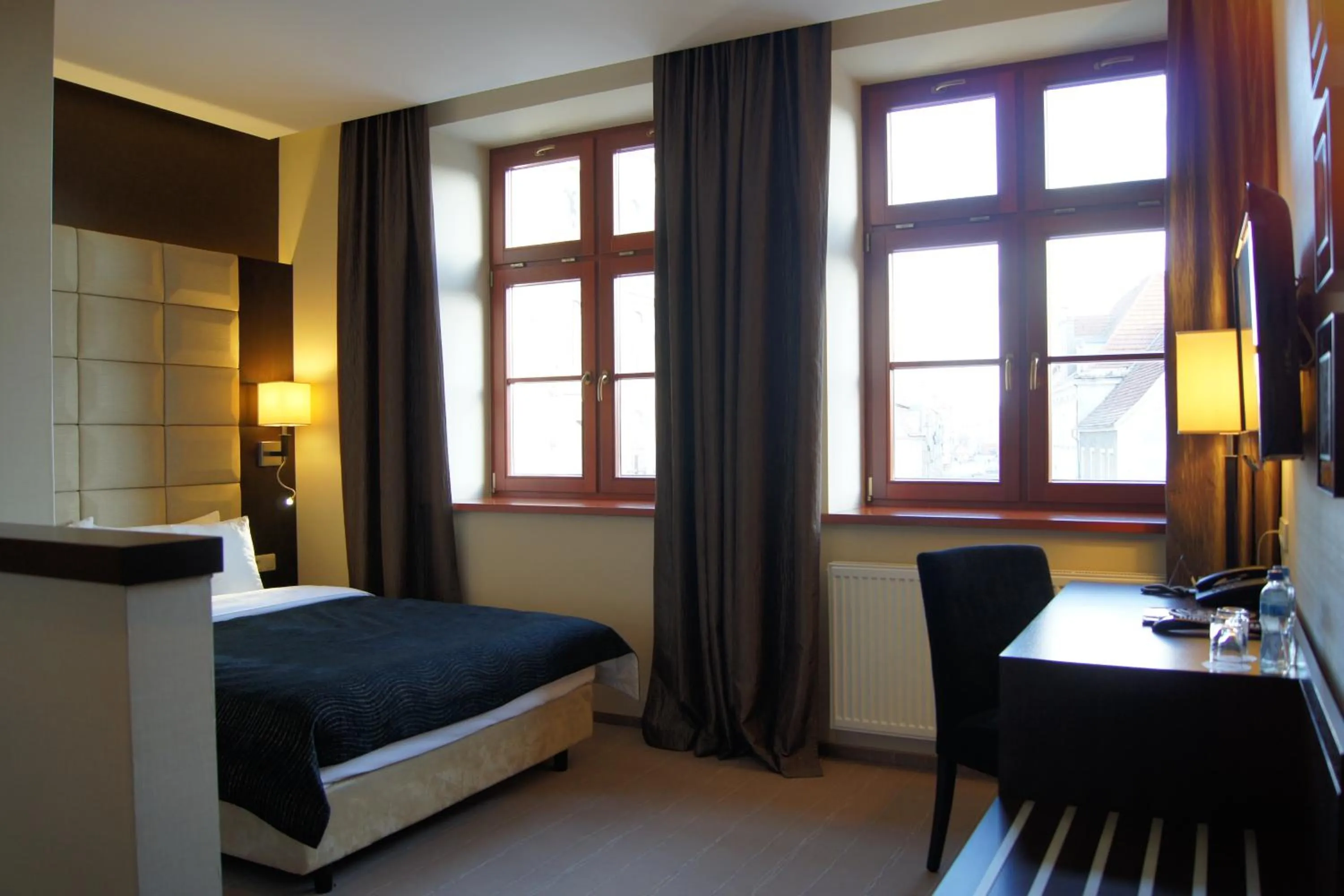 Photo of the whole room, Bed in Arte