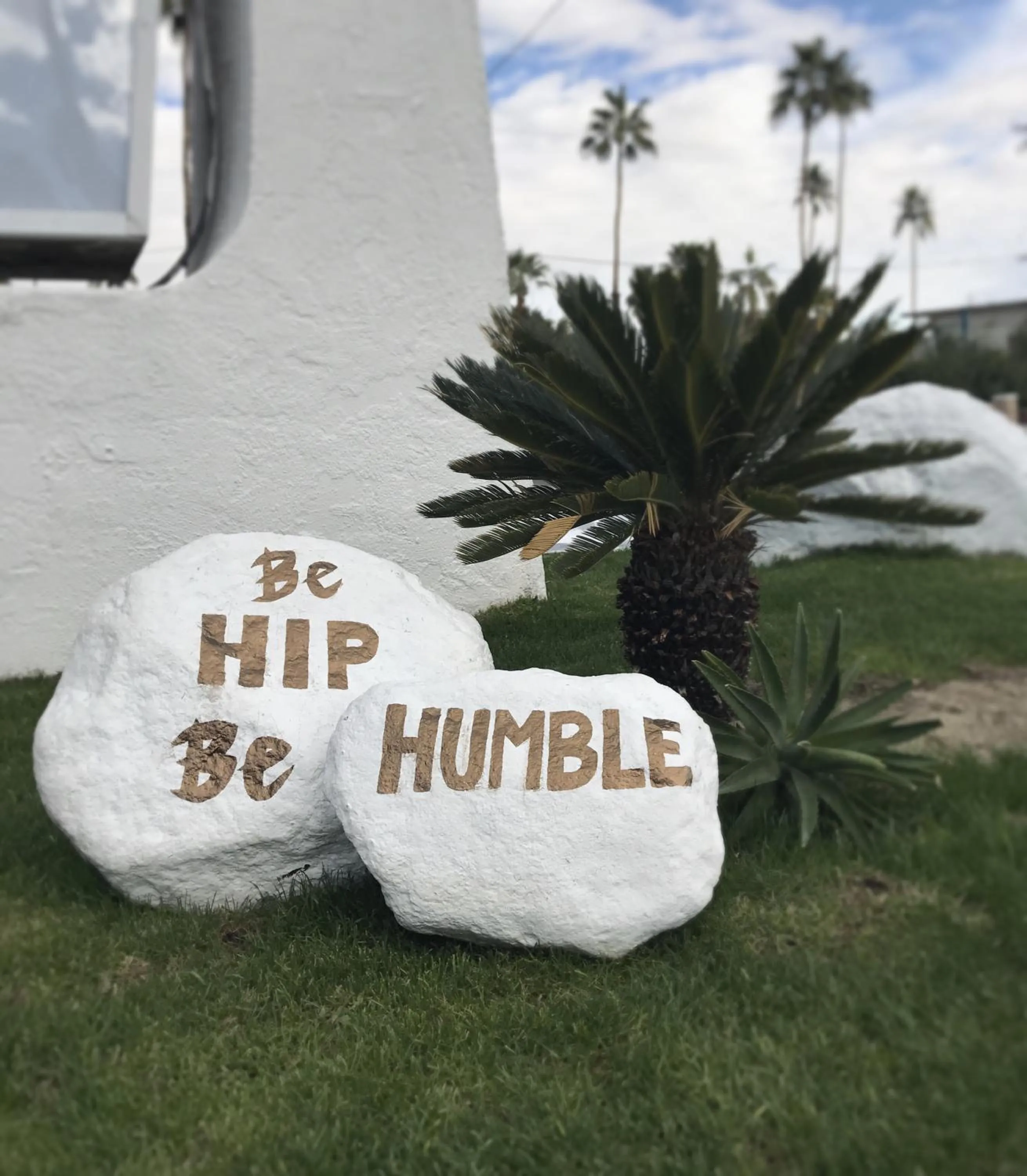 Decorative detail in Delos Reyes Palm Springs