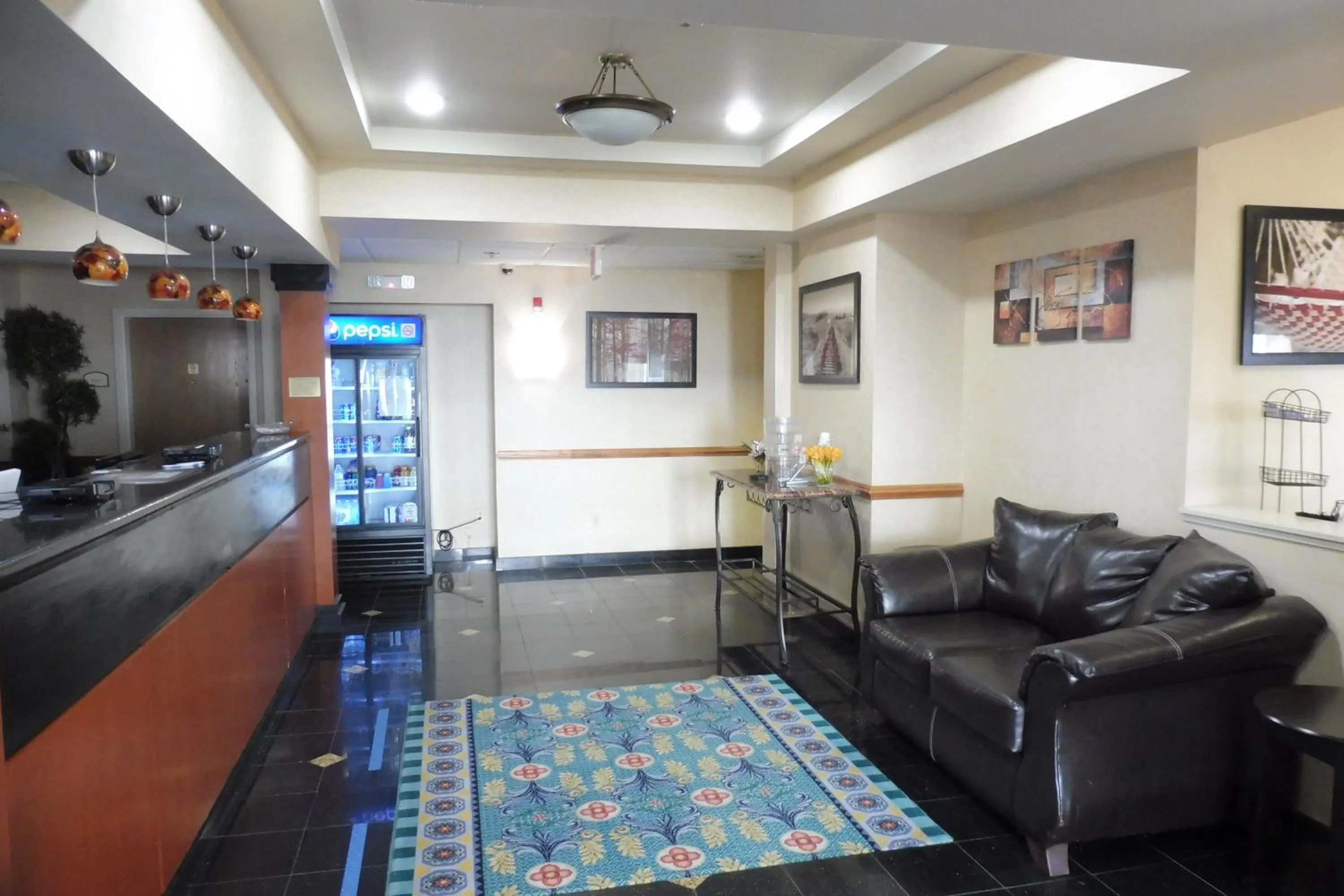 Lobby or reception in Red Roof Inn & Suites Galloway