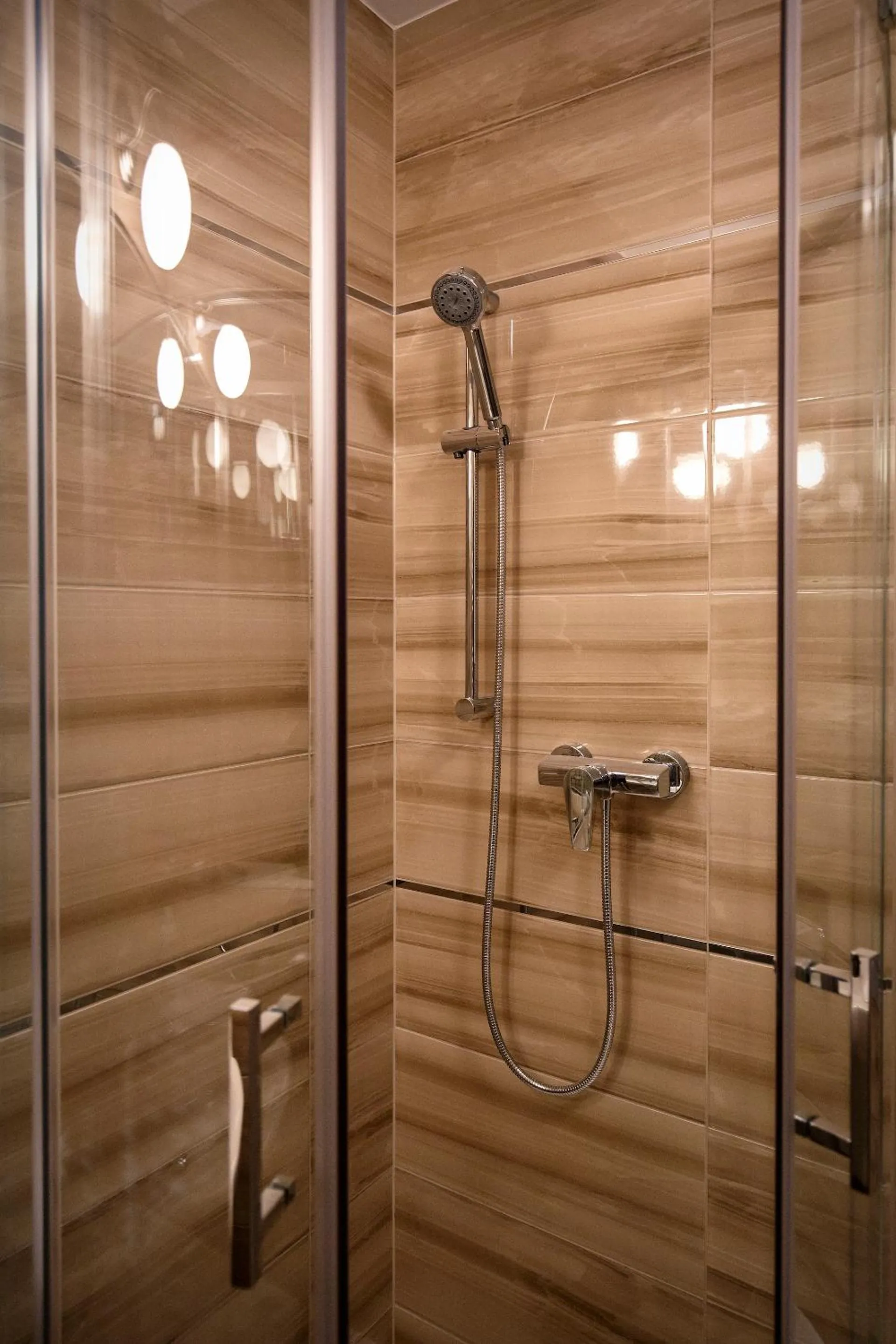 Shower in Sosnowe Tarasy