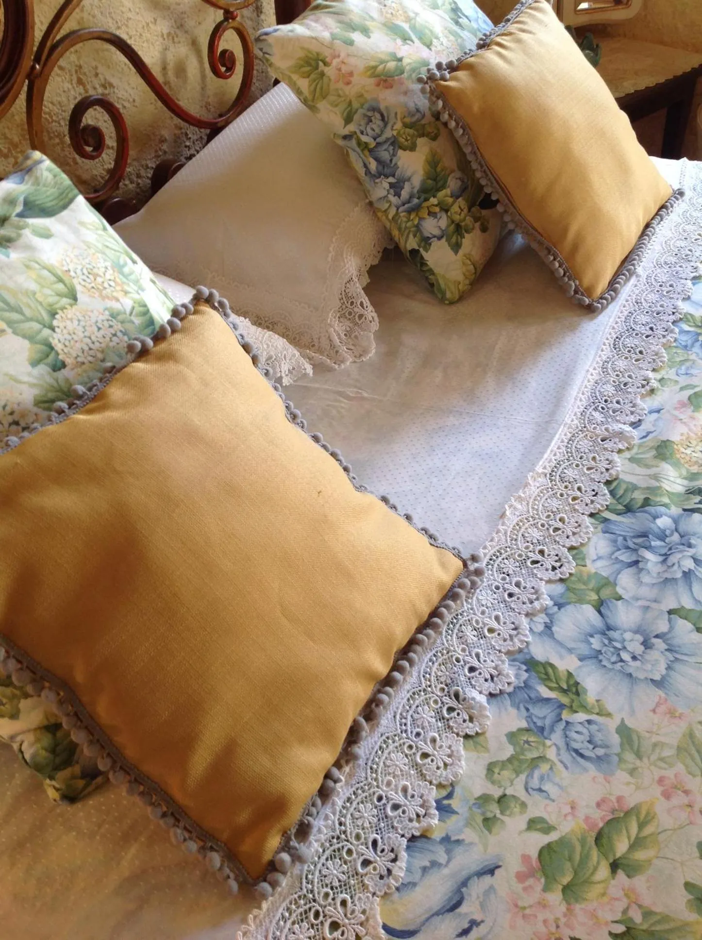 Decorative detail in Guest House Antico Frantoio Pietrasanta Affittacamere