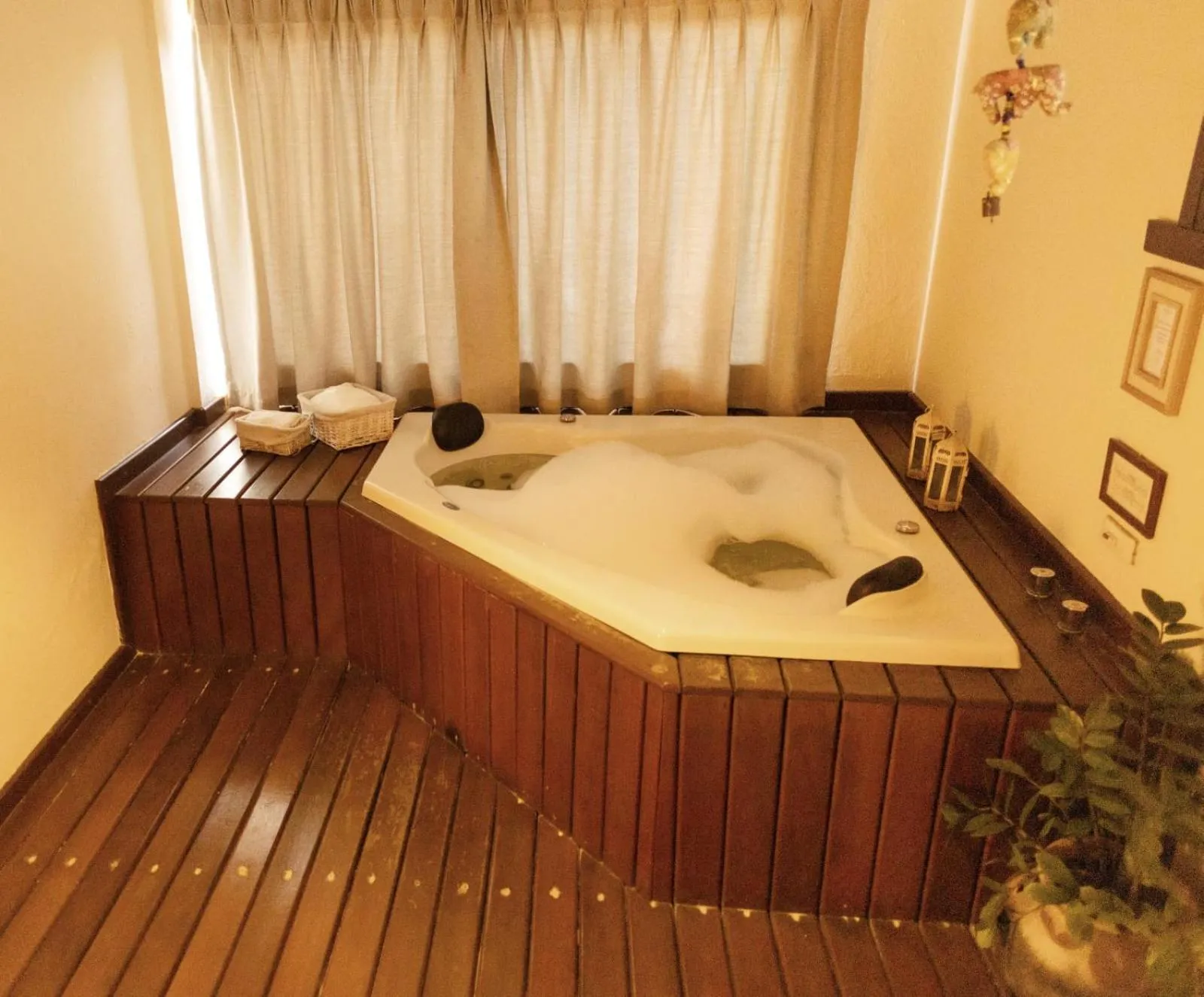 Hot Tub in Pousada Casa do Forte