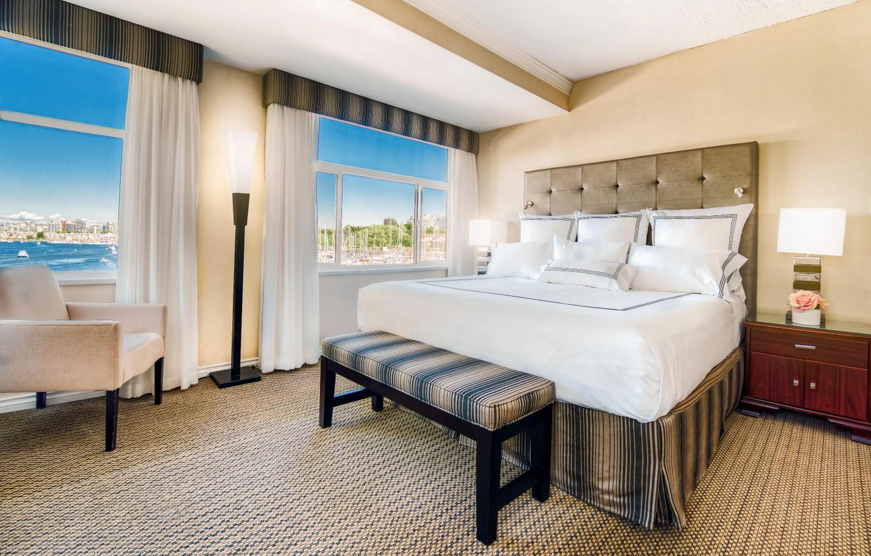 Bedroom, Bed in Granville Island Hotel