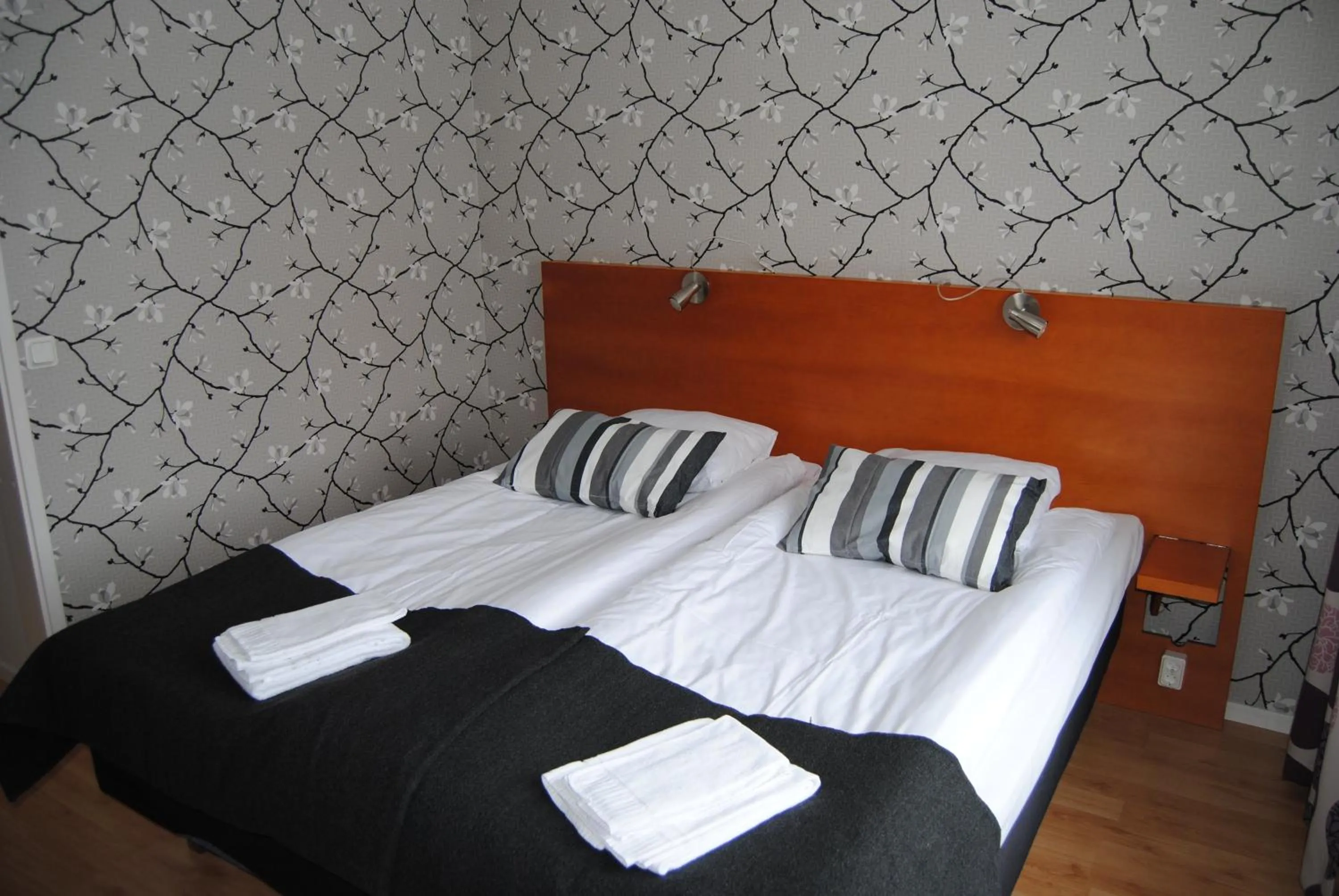 Bed in Arena Hotell