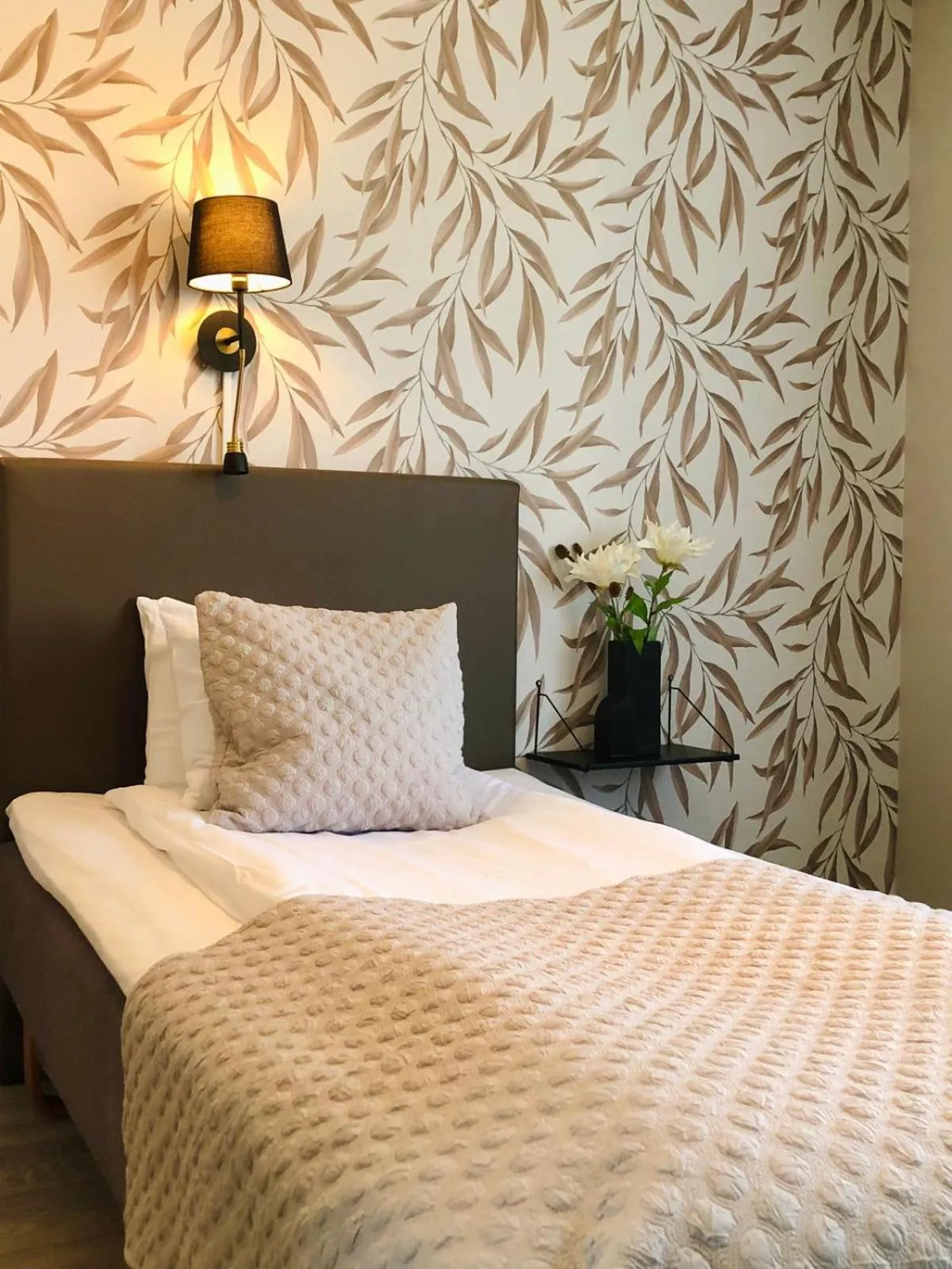 Property building, Bed in Arena Hotell