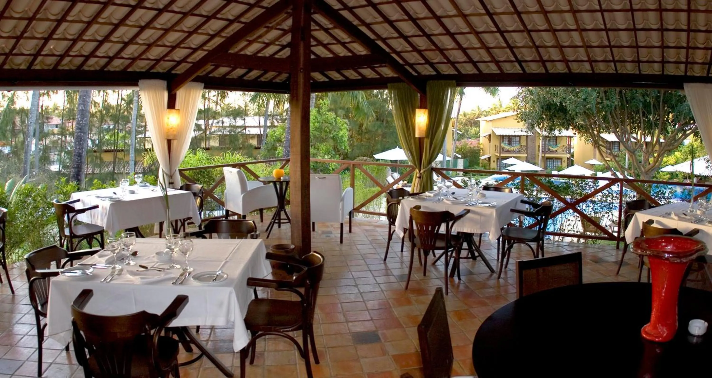 Restaurant/places to eat in Girassóis Suítes