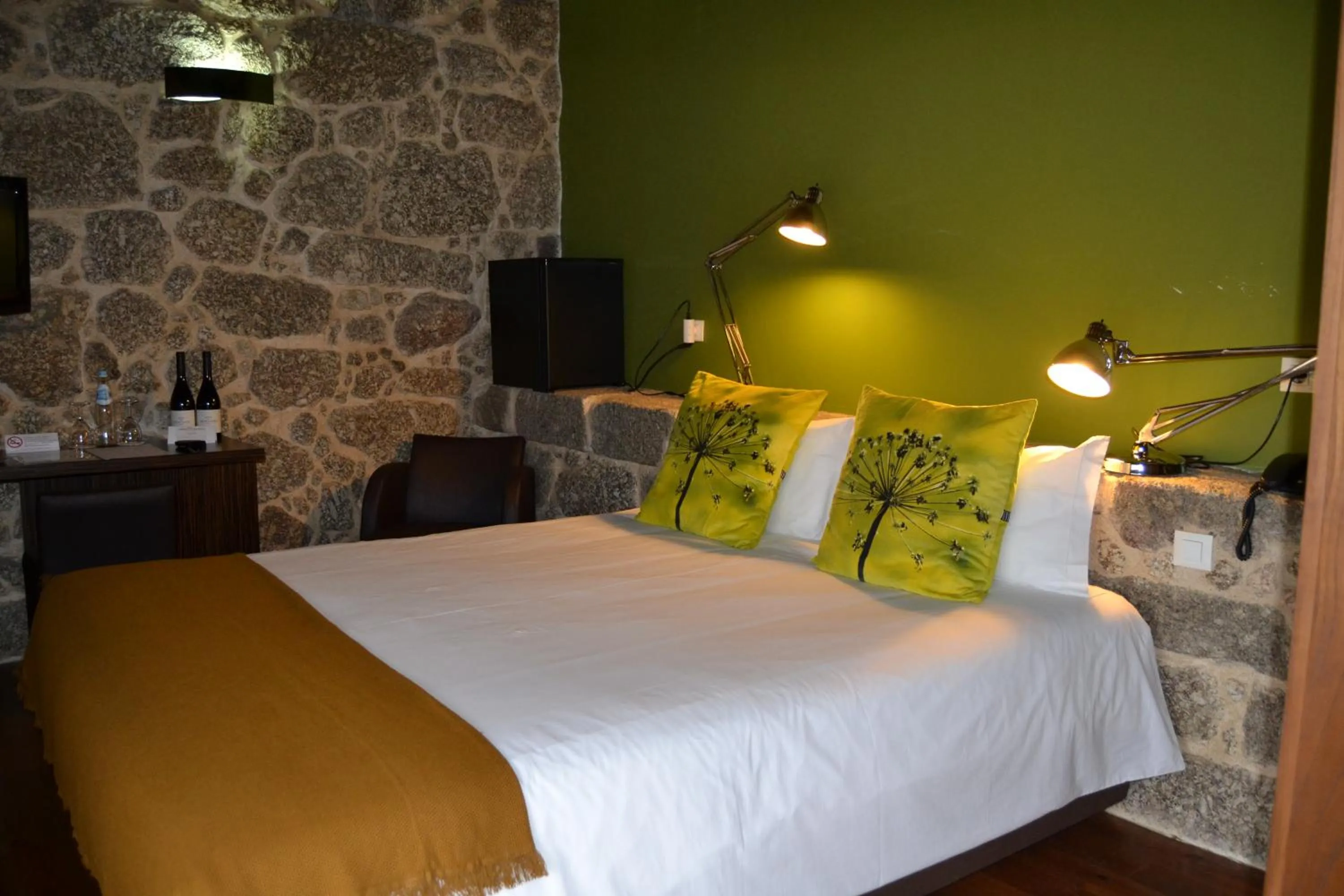 Bed in Quinta do Medronheiro Hotel Rural