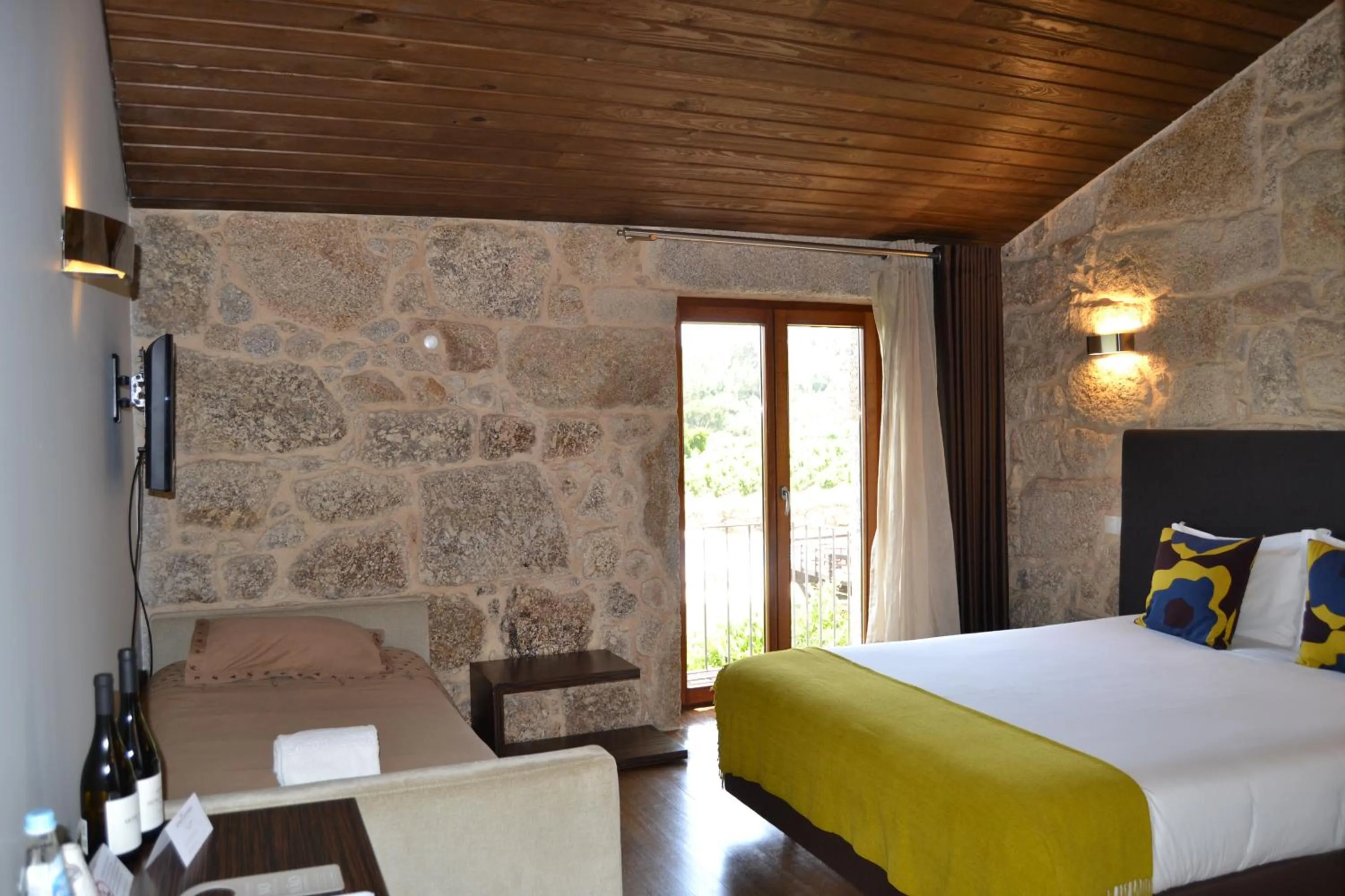 Bed in Quinta do Medronheiro Hotel Rural