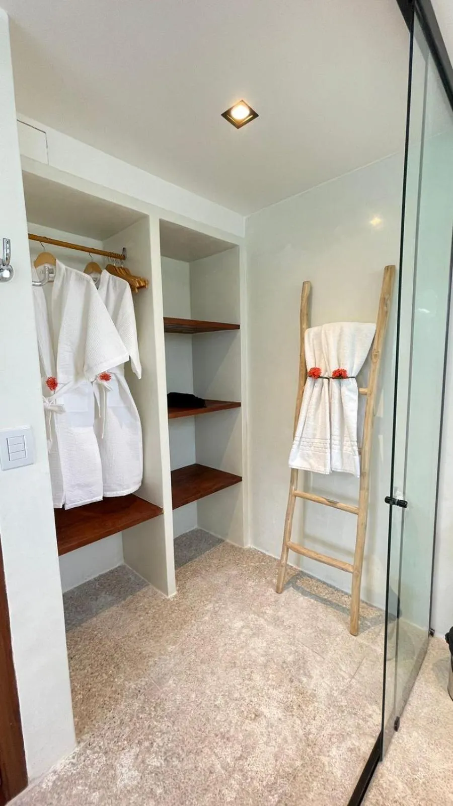 wardrobe in Pipa Lagoa Hotel