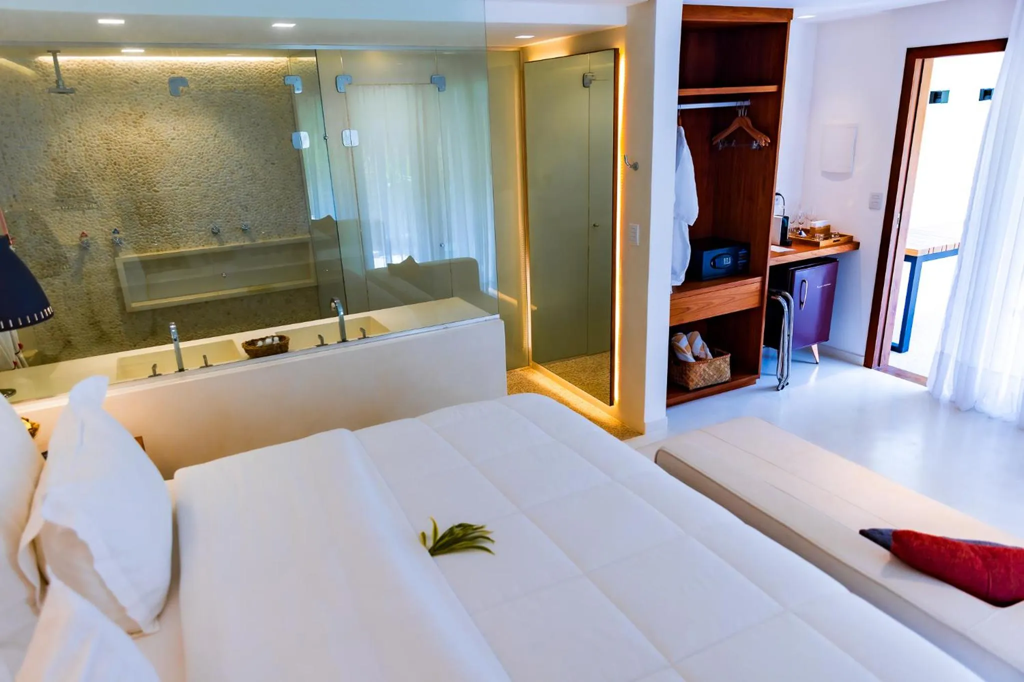 Photo of the whole room, Bed in Pipa Lagoa Hotel