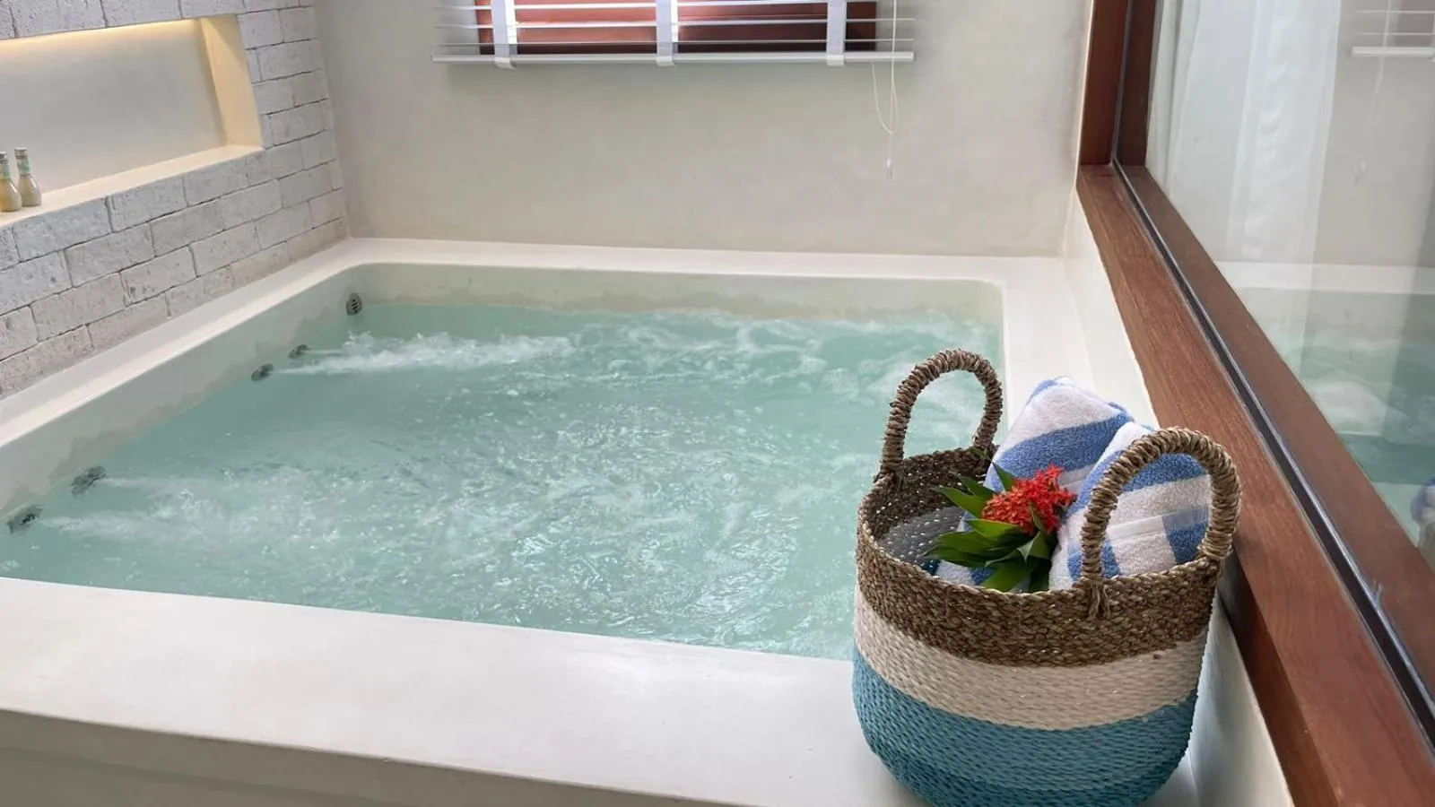 Hot Tub in Pipa Lagoa Hotel