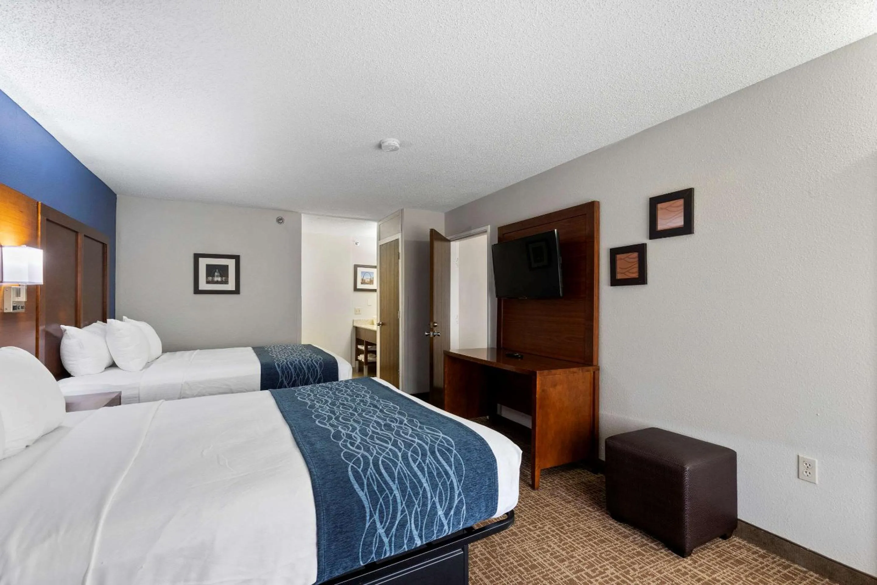 Bedroom, Bed in Comfort Inn & Suites St Louis-Hazelwood