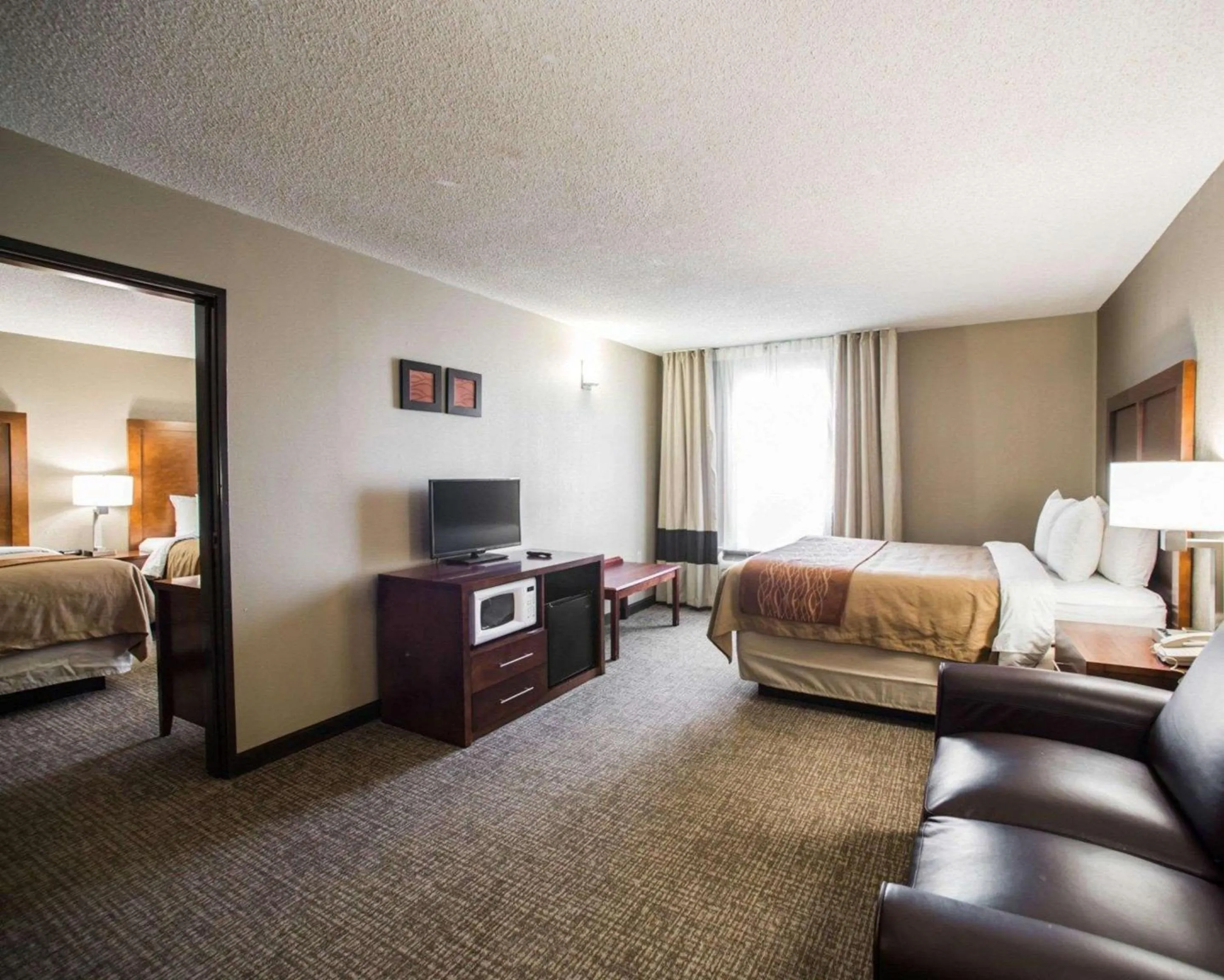 Bedroom, Bed in Comfort Inn & Suites St Louis-Hazelwood
