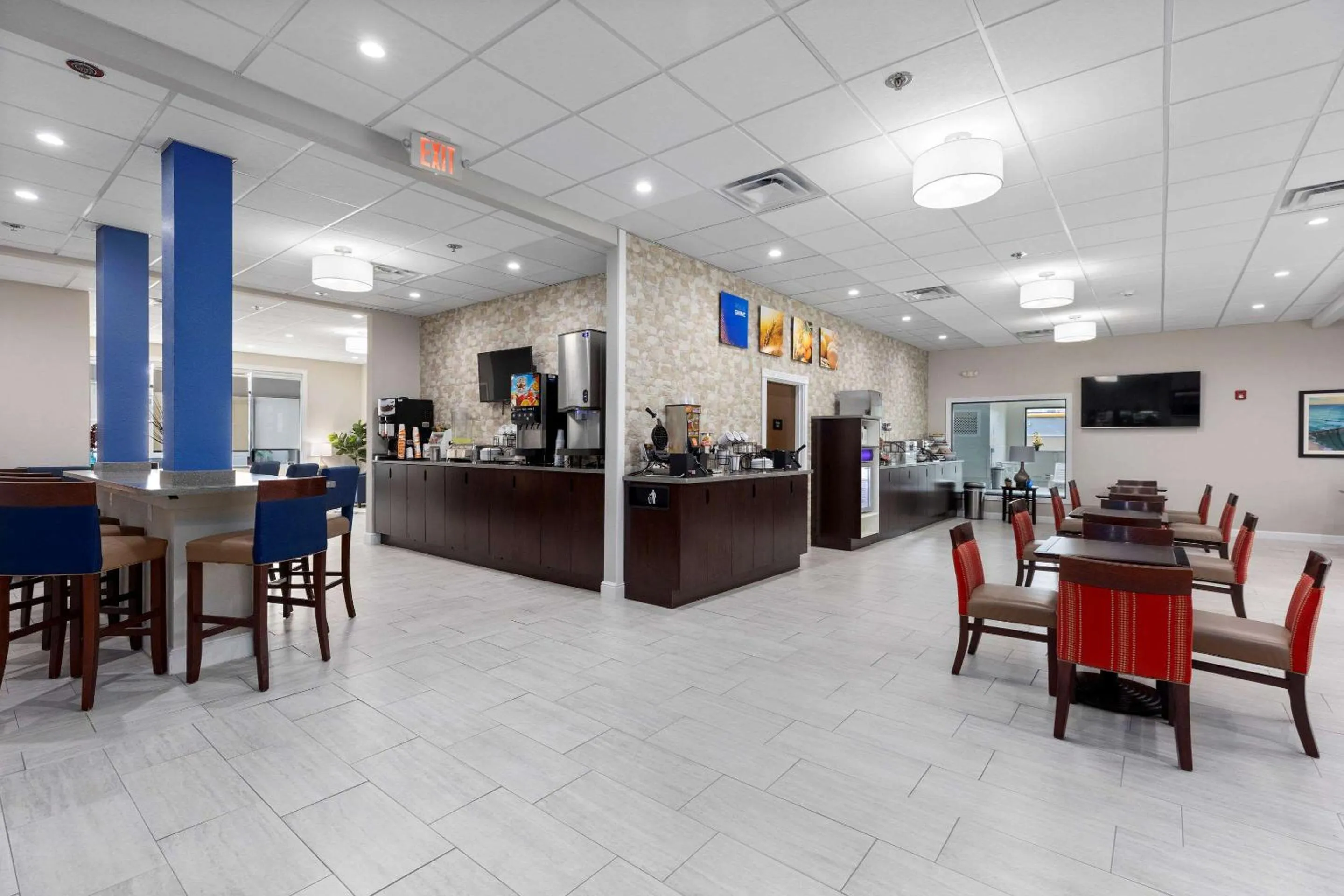 Breakfast in Comfort Inn & Suites St Louis-Hazelwood