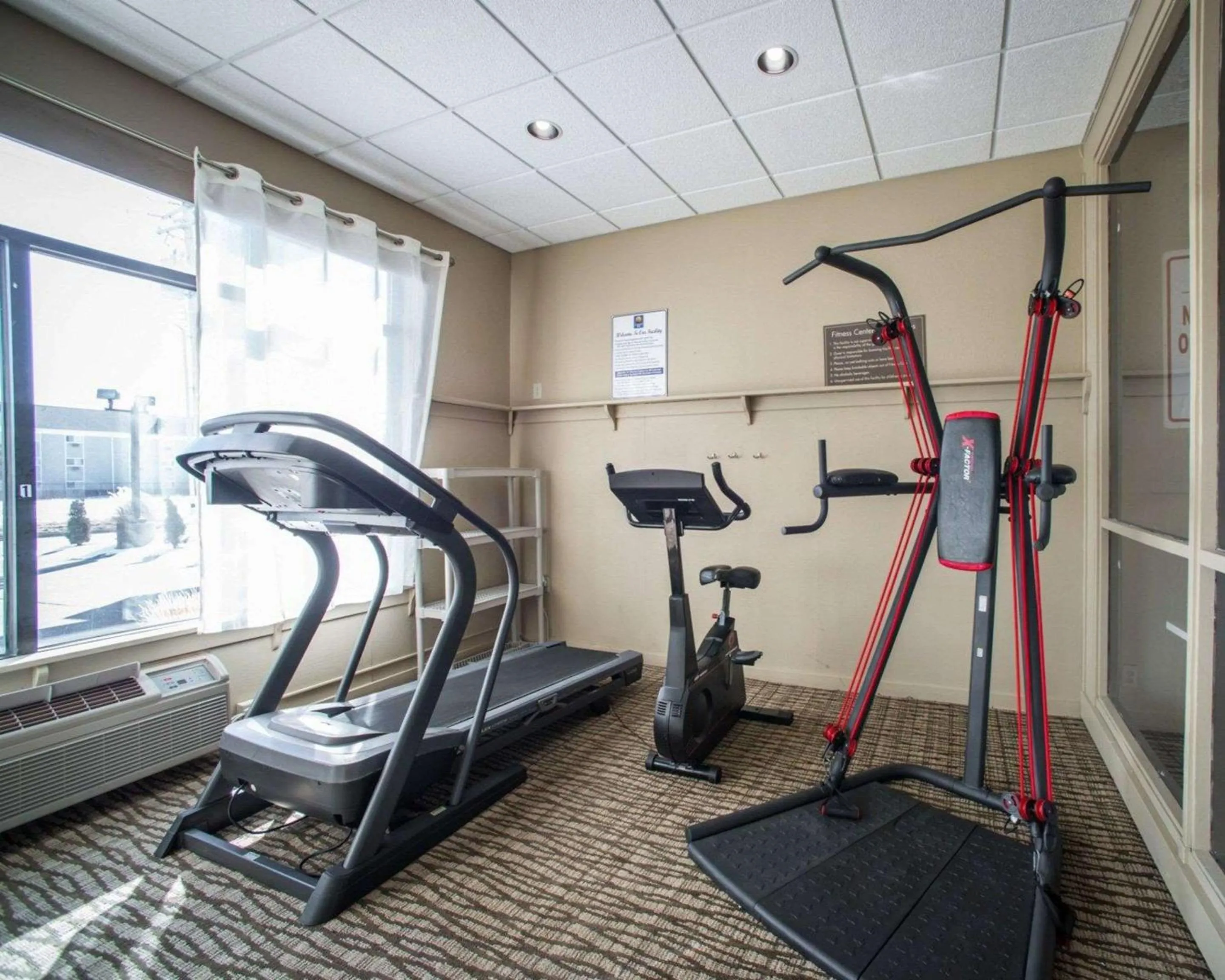 Fitness centre/facilities in Comfort Inn & Suites St Louis-Hazelwood