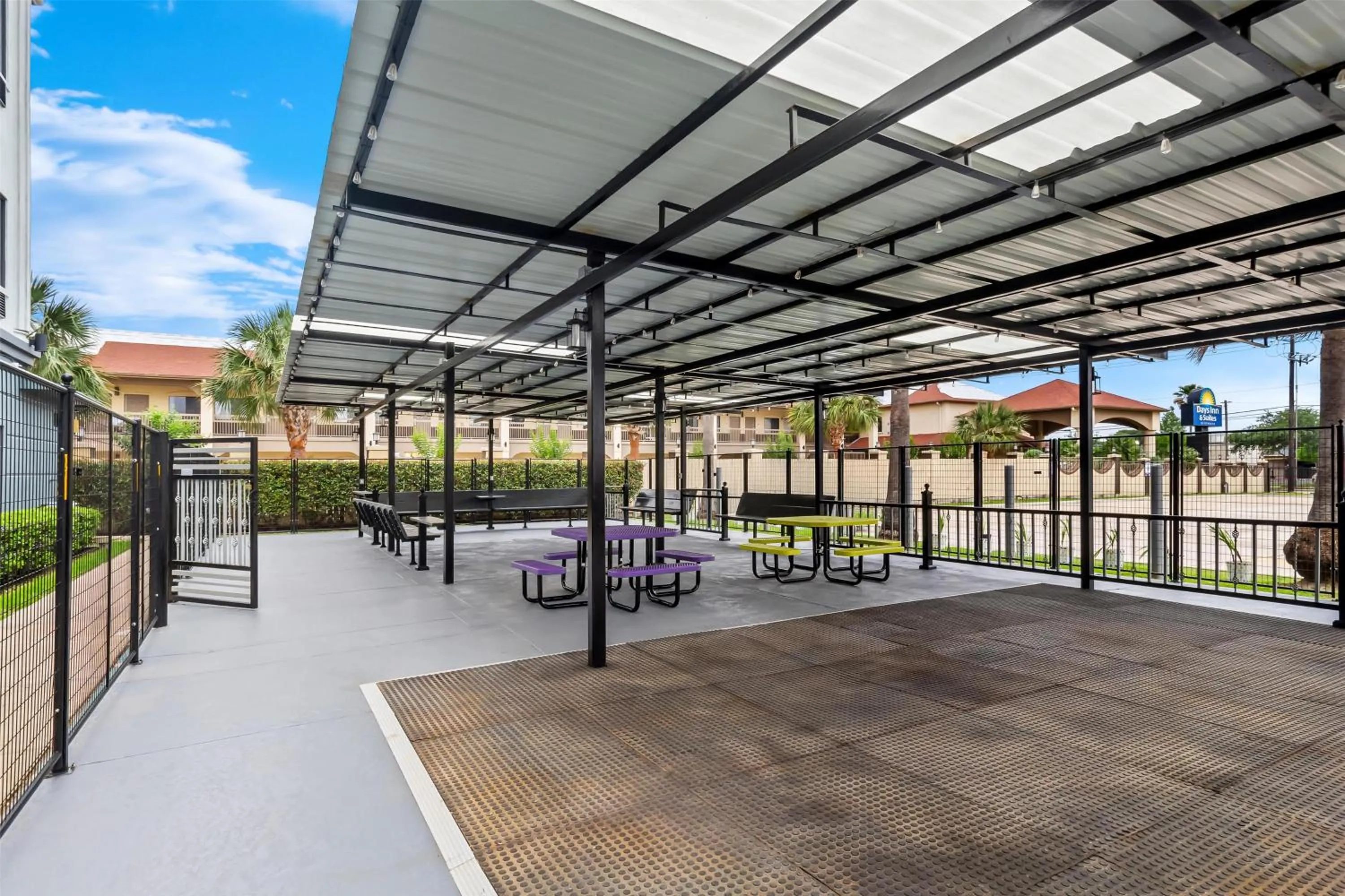 Patio in Spark By Hilton Houston Hobby Airport