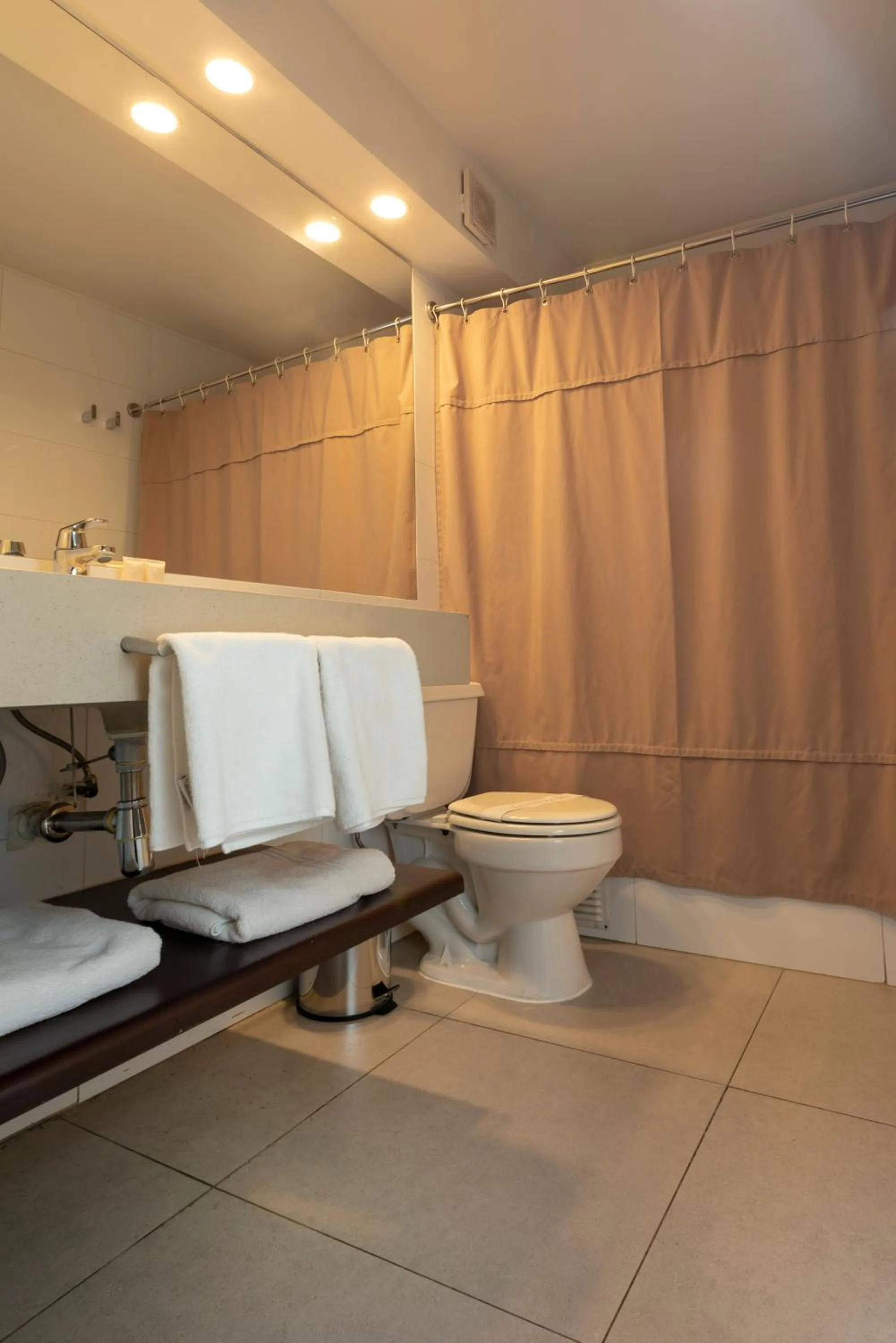 Bathroom in Teclados Hotel