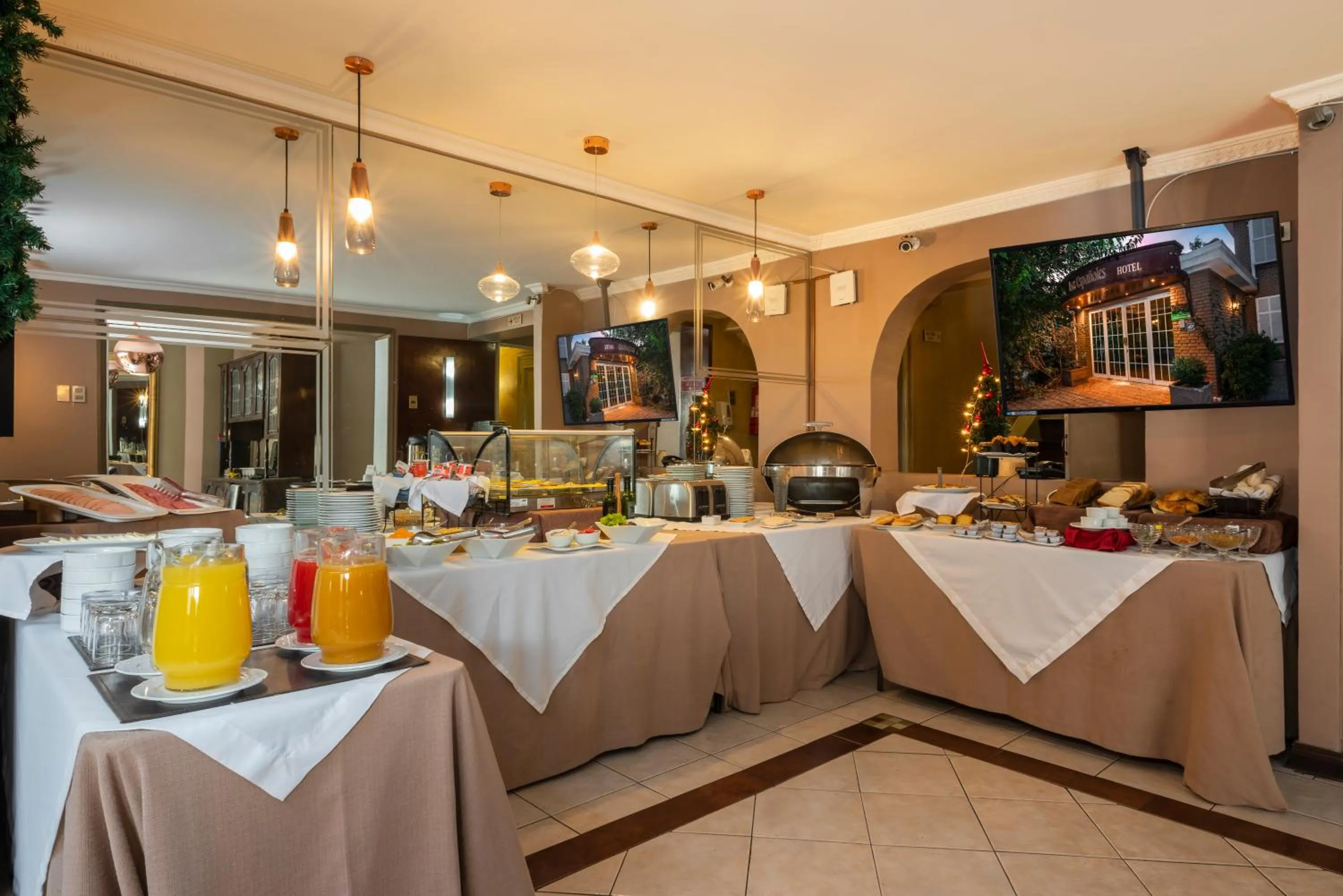 Restaurant/places to eat in Teclados Hotel