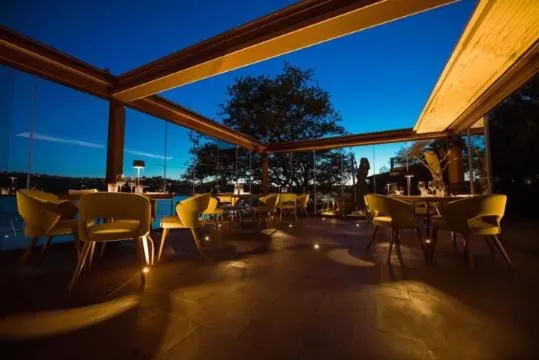 Restaurant/places to eat in Hotel La Culla Del Lago