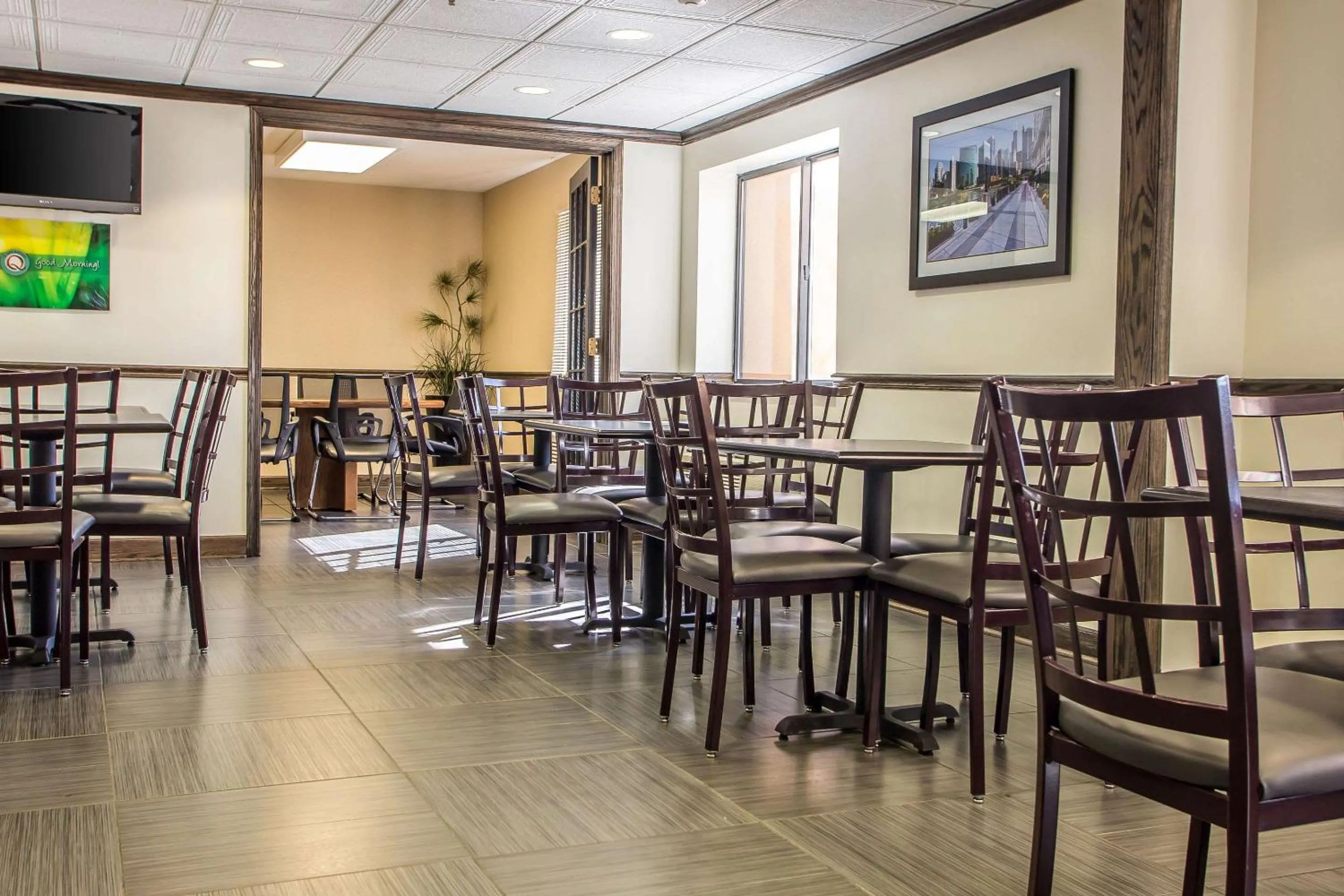 Restaurant/places to eat in Quality Inn Elgin I-90