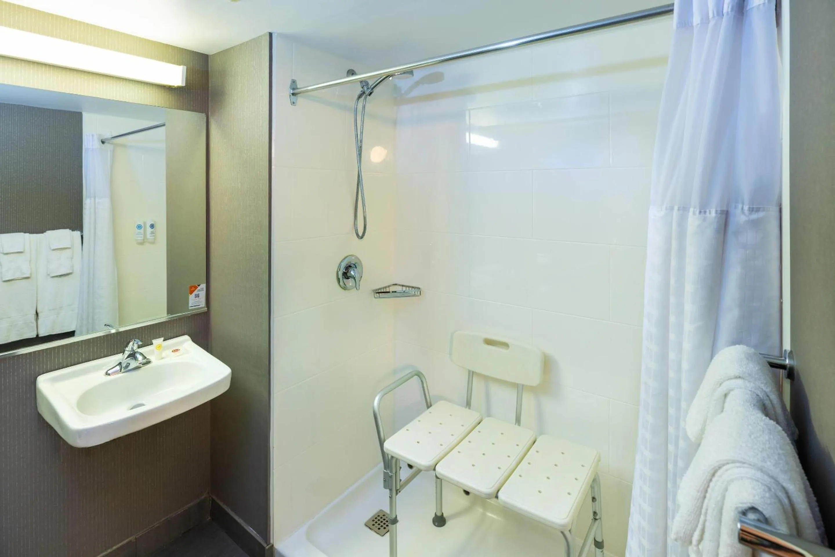 Bedroom in Comfort Inn